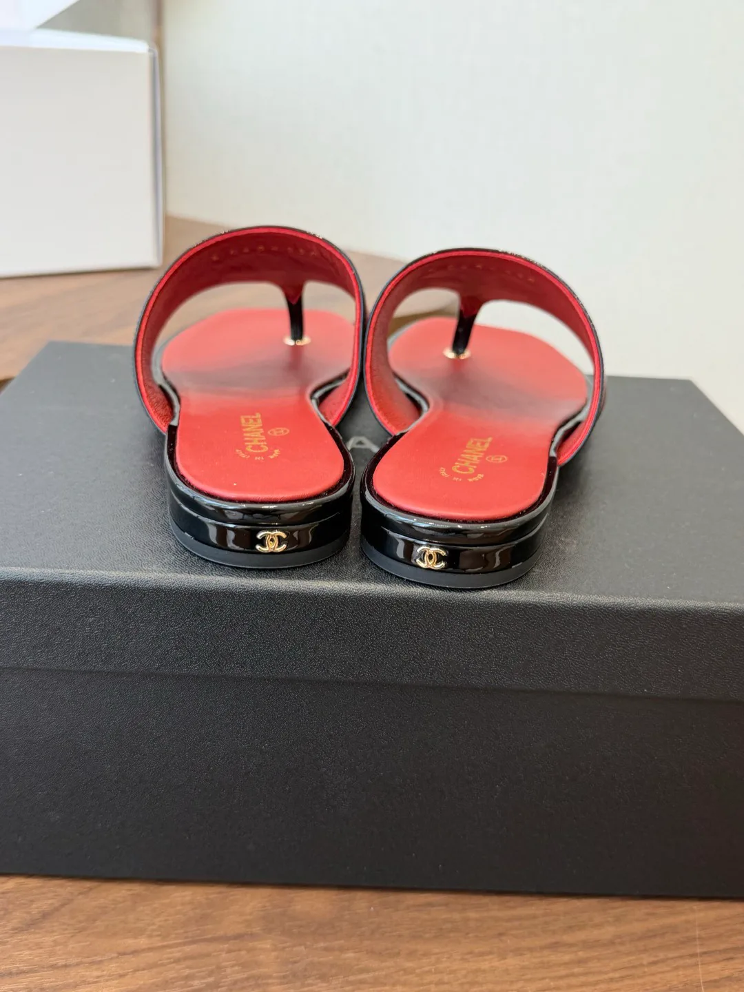 Women's Flip-Flops CHANEL 17829799