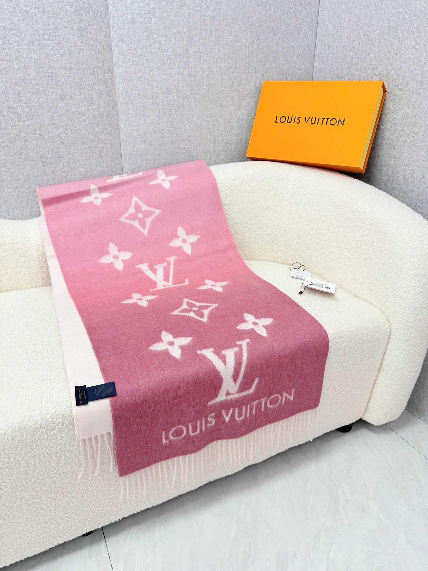 Scarves LOUIS VUITTON 18322328