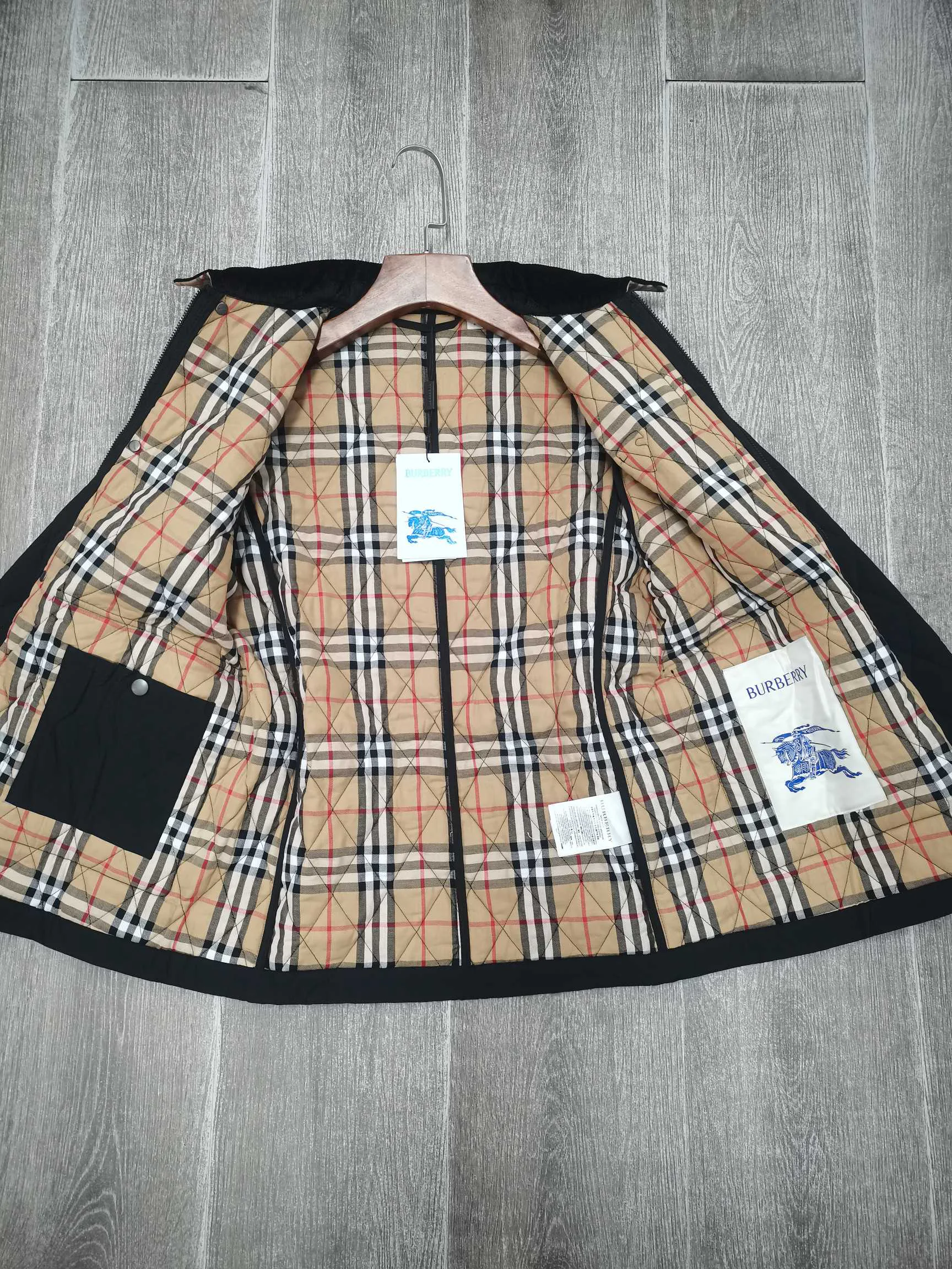 Women's Jackets And Down Jackets BURBERRY 17998528