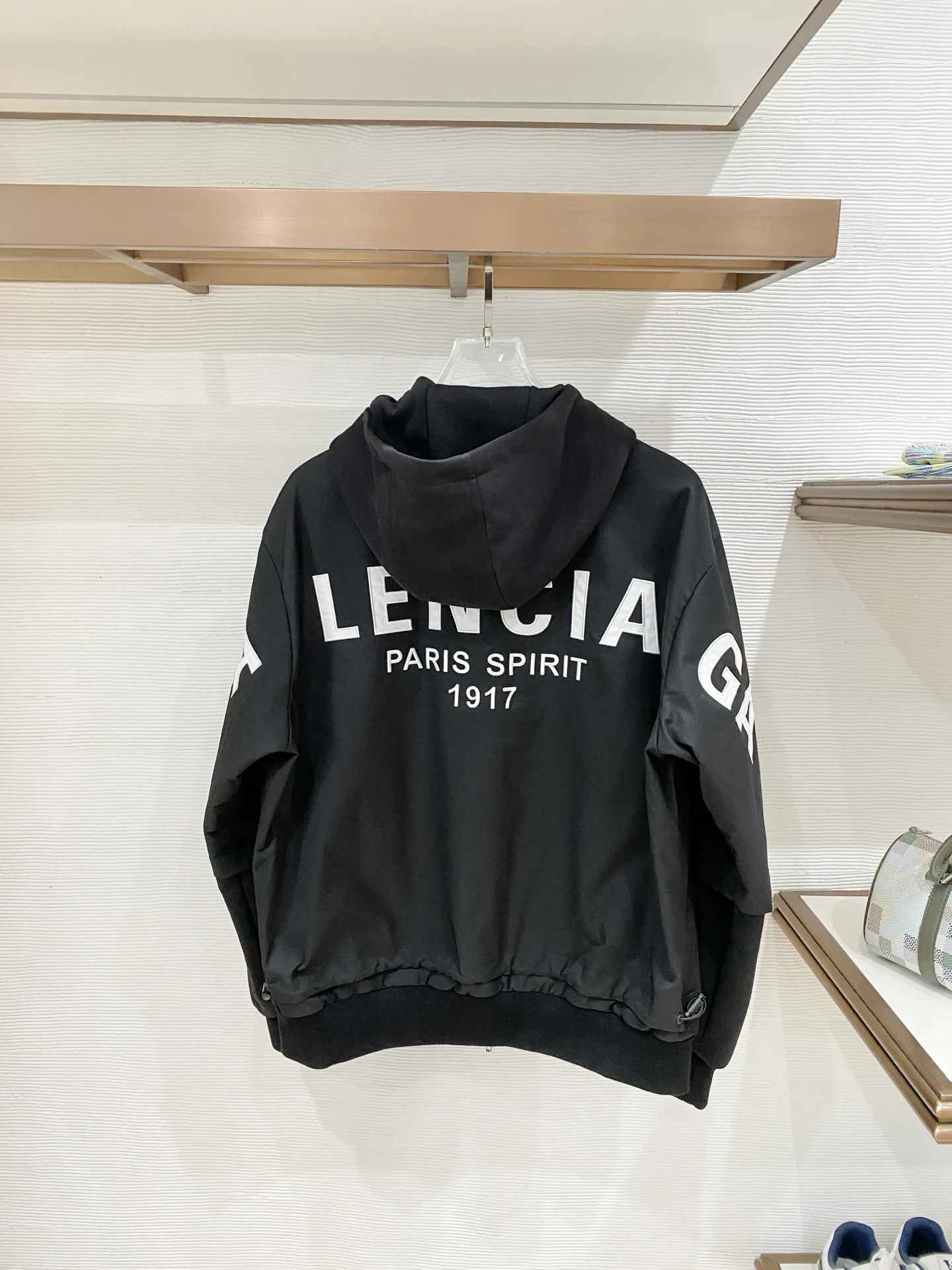 Куртки И Пуховики Мужские Balenciaga 18618730