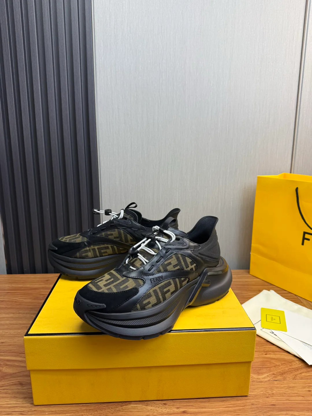 Men's Sneakers FENDI 17955201