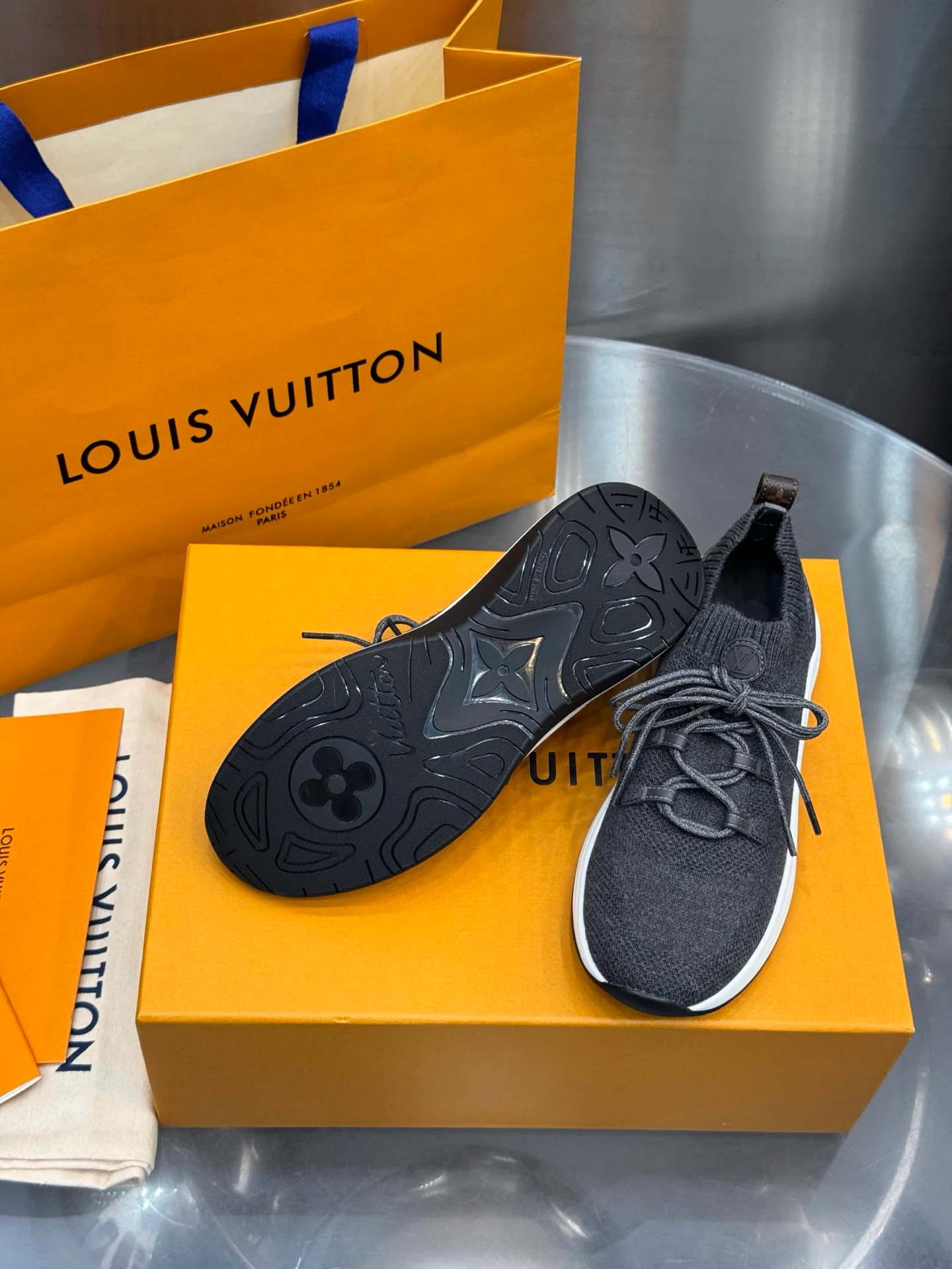 Women's Sneakers LOUIS VUITTON 18202473