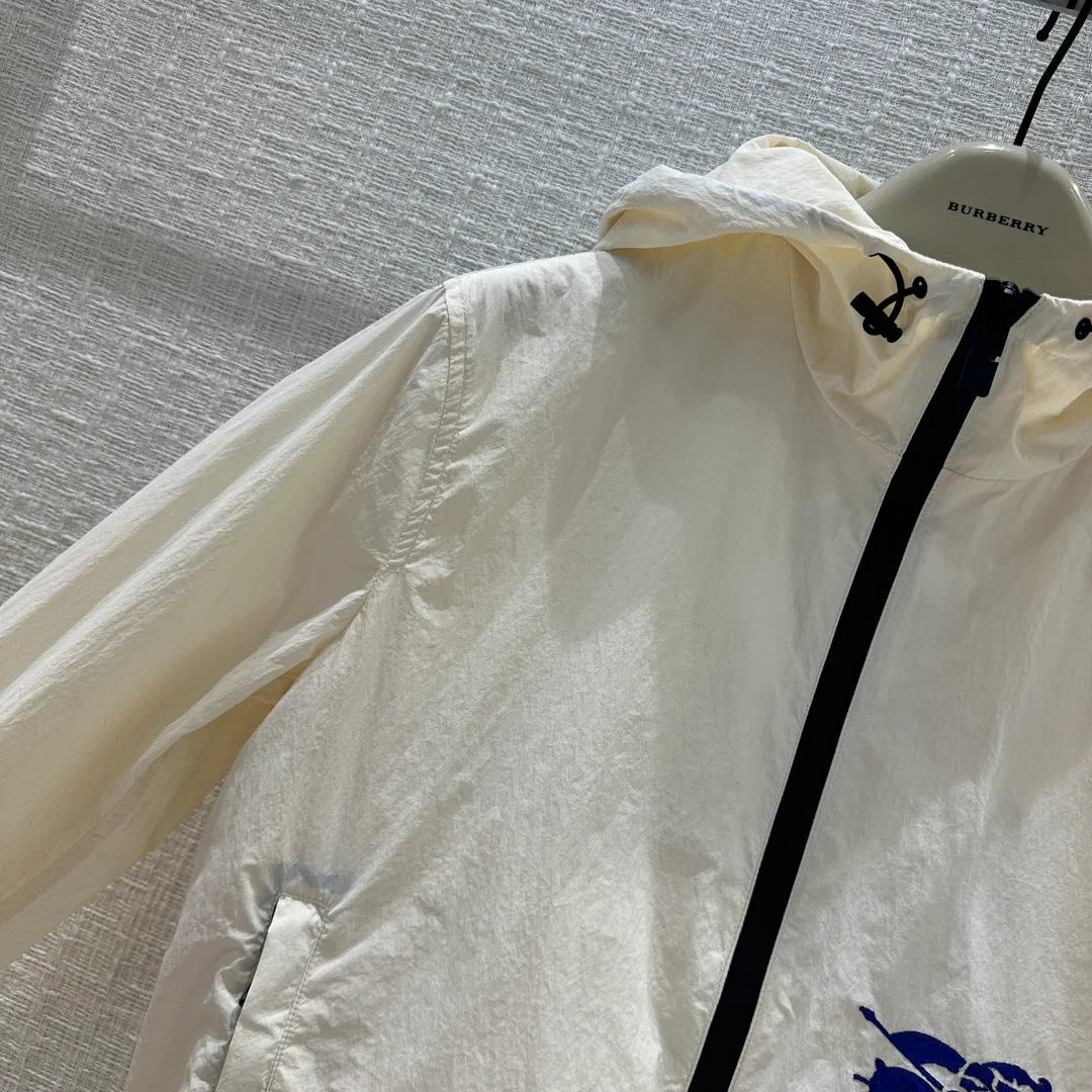 Women's Jackets And Down Jackets BURBERRY 17122319