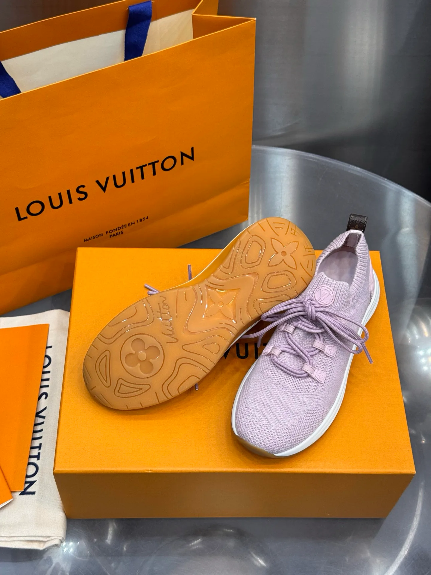 Women's Sneakers LOUIS VUITTON 18202474