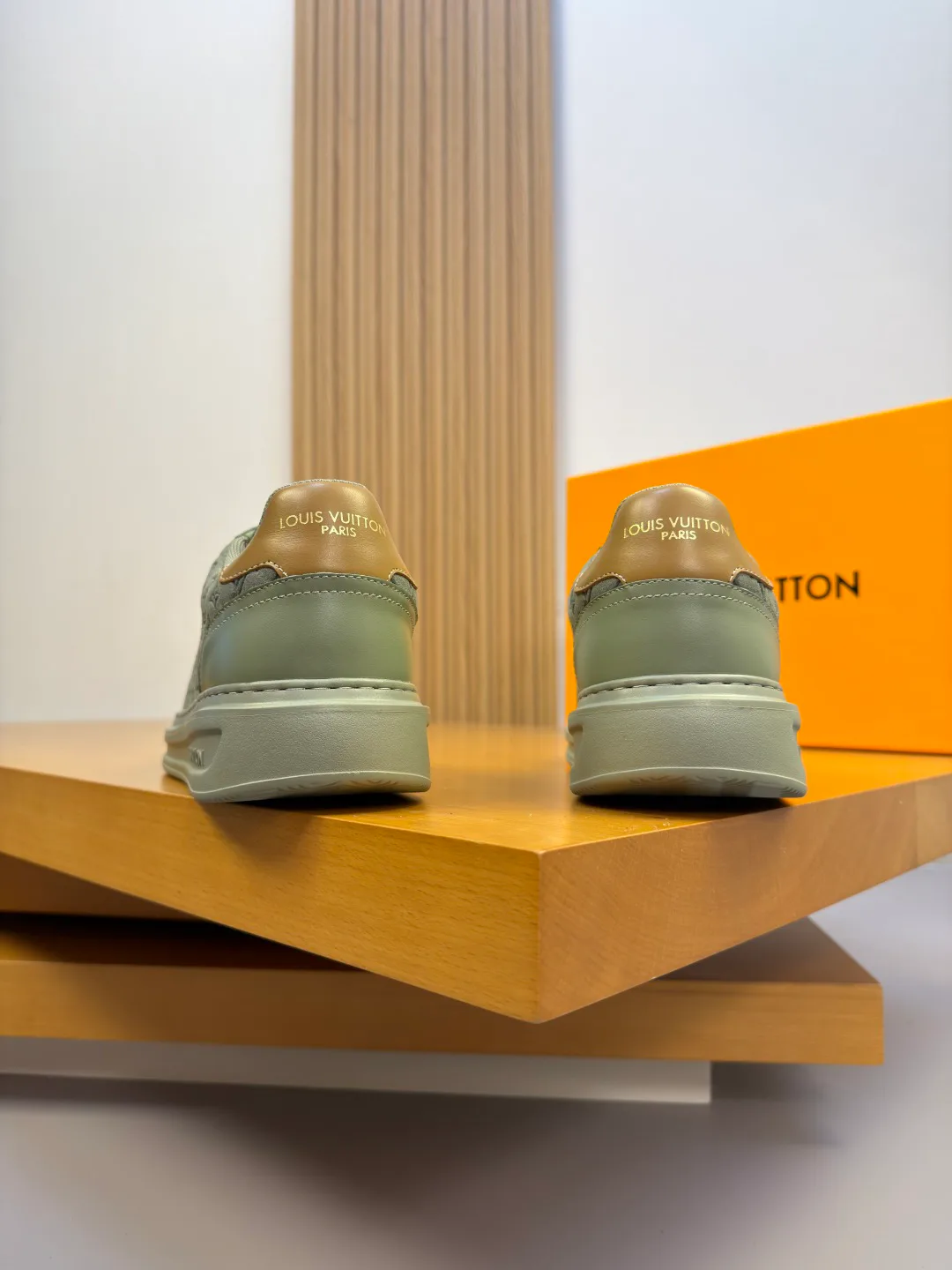 Women's Sneakers LOUIS VUITTON 17765803