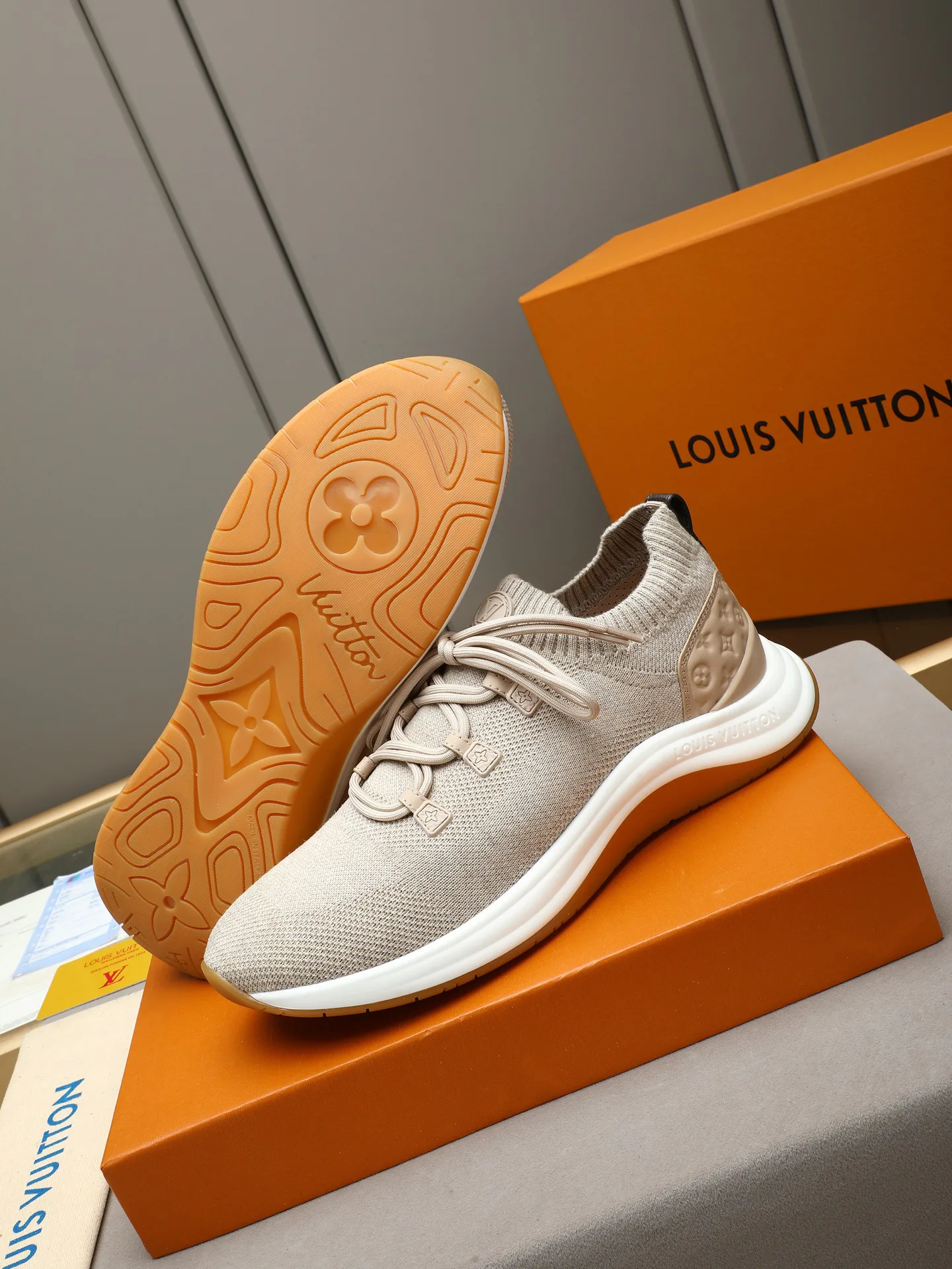 Women's Sneakers LOUIS VUITTON 17947267