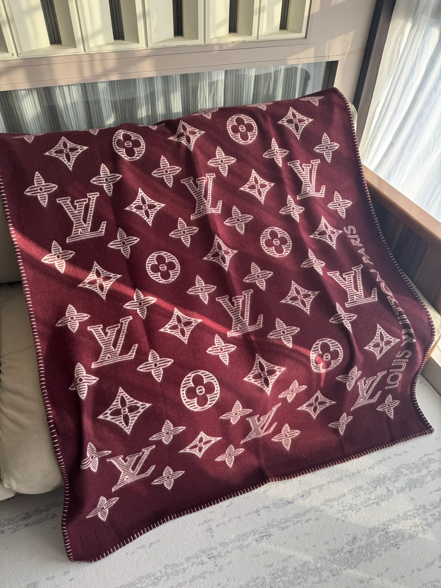 Textiles LOUIS VUITTON 18361609