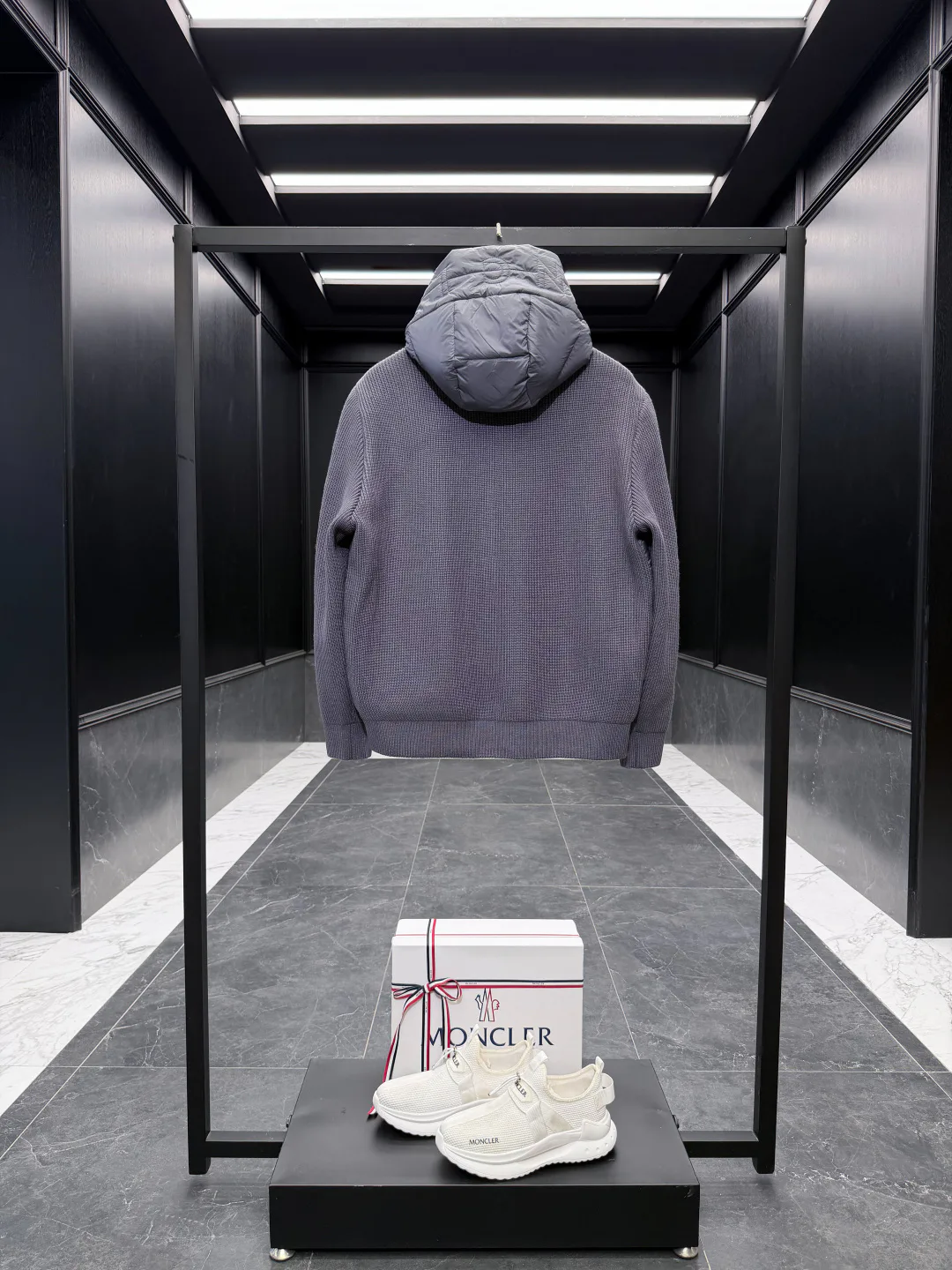 Men's Jackets And Down Jackets MONCLER 18184549
