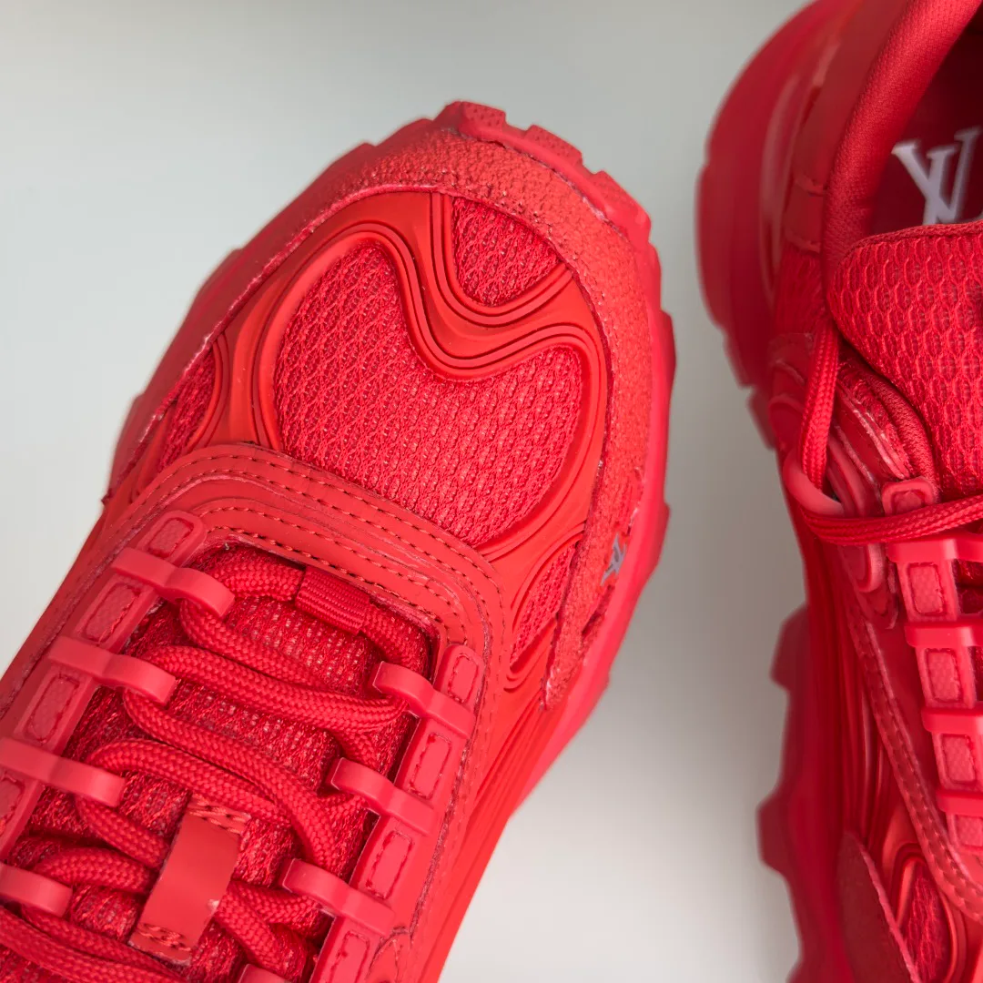 Women's Sneakers LOUIS VUITTON 17950395
