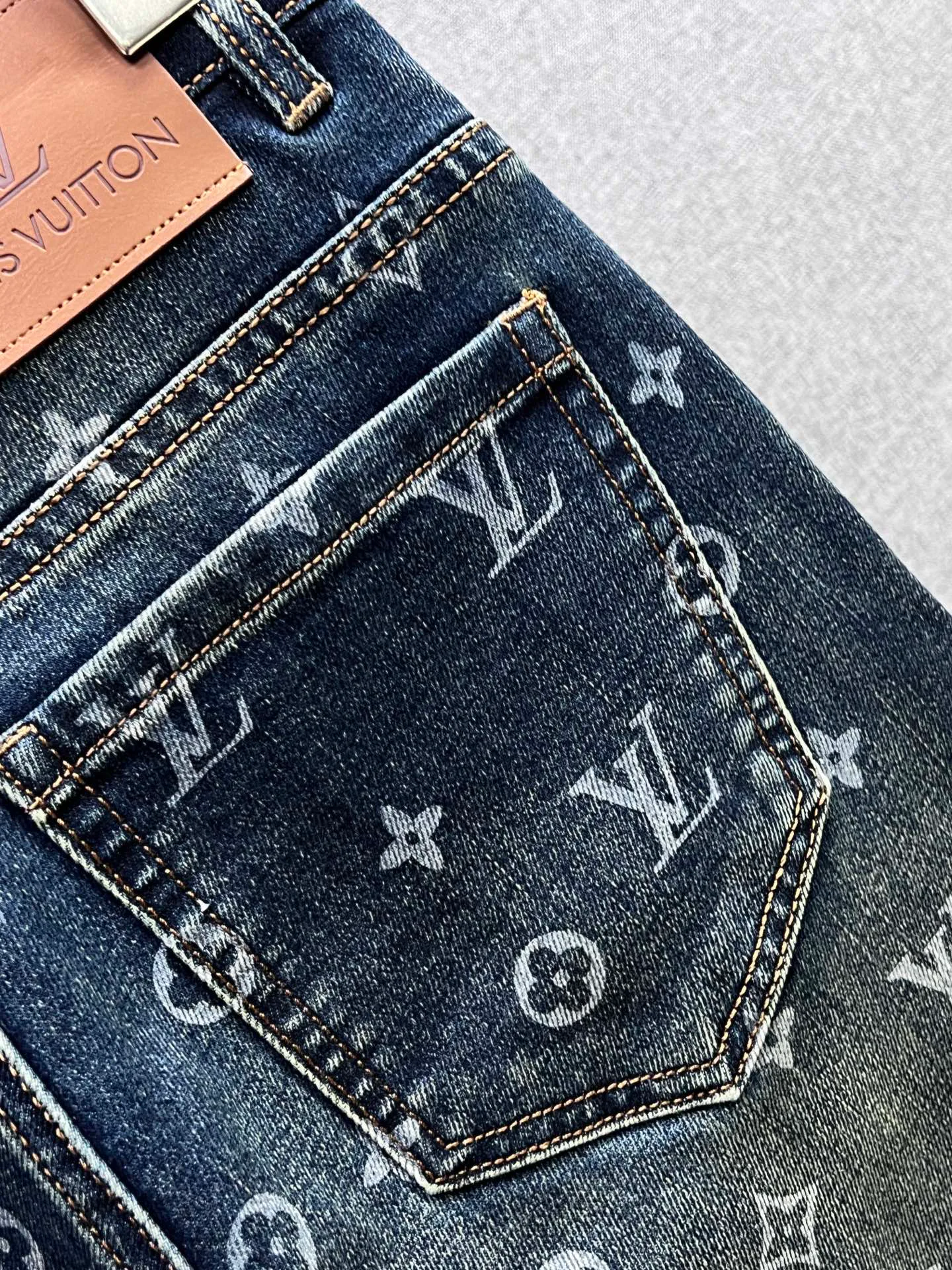 Men's Jeans LOUIS VUITTON 18097847