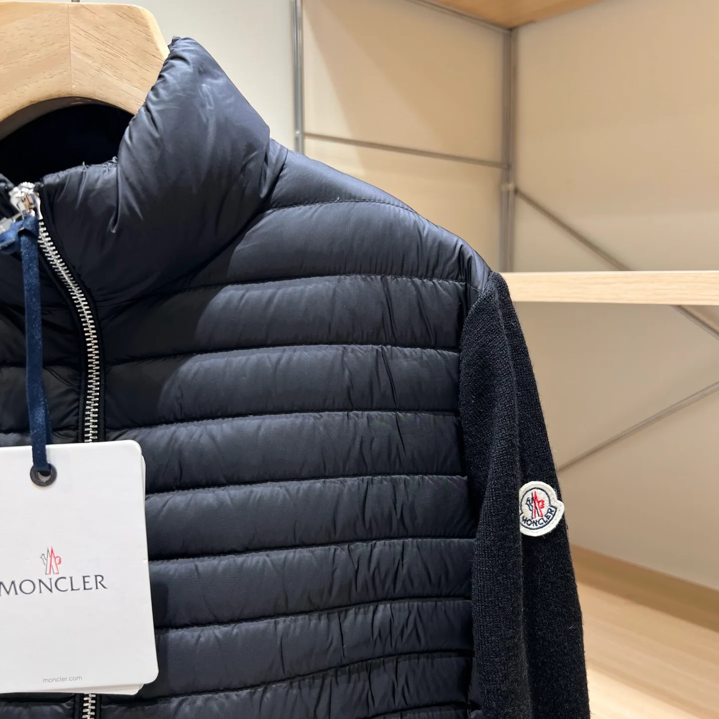 Women's Jackets And Down Jackets MONCLER 18043620