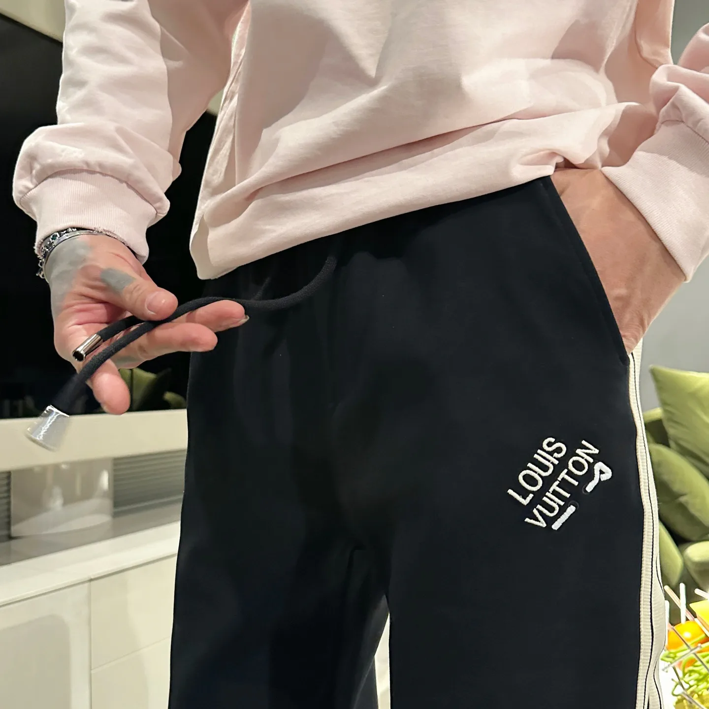 Men's Trousers LOUIS VUITTON 18499666