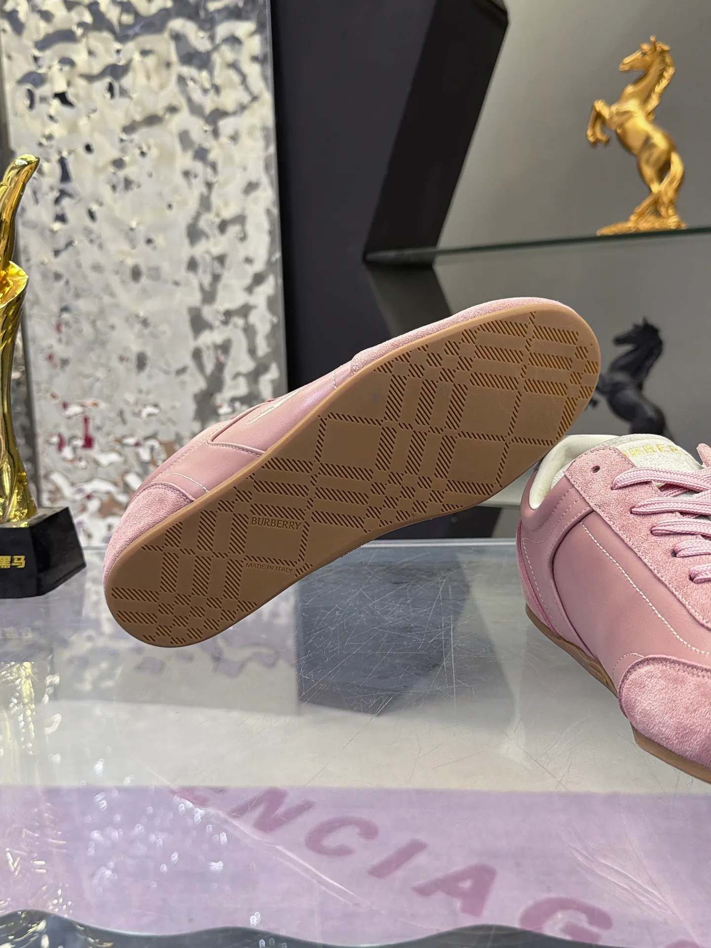 Women's Sneakers BURBERRY 18025570