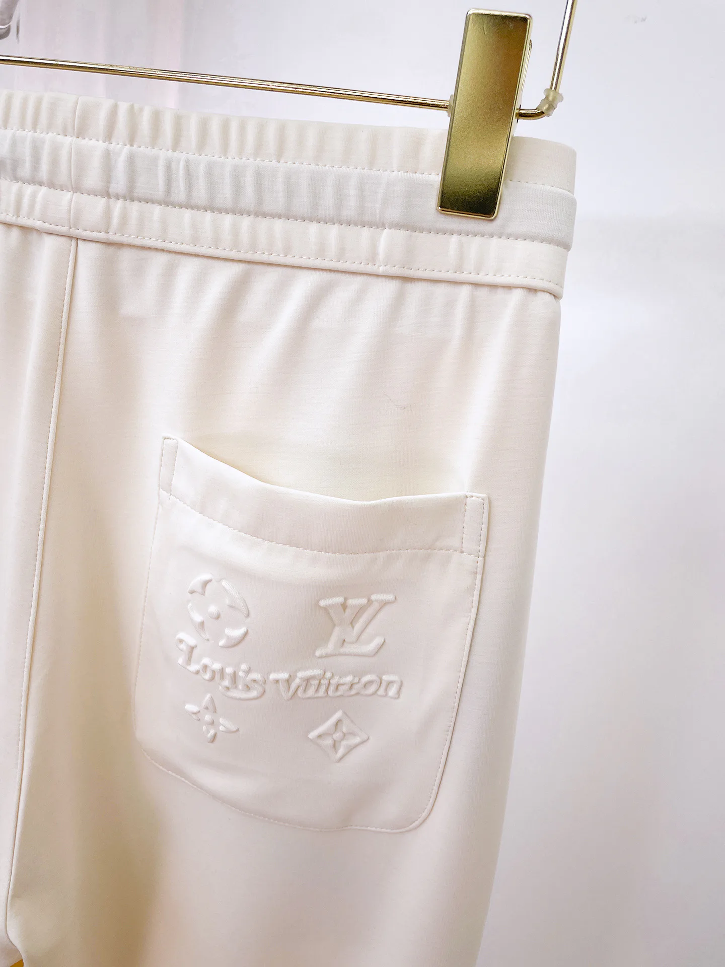 Men's Trousers LOUIS VUITTON 18399363
