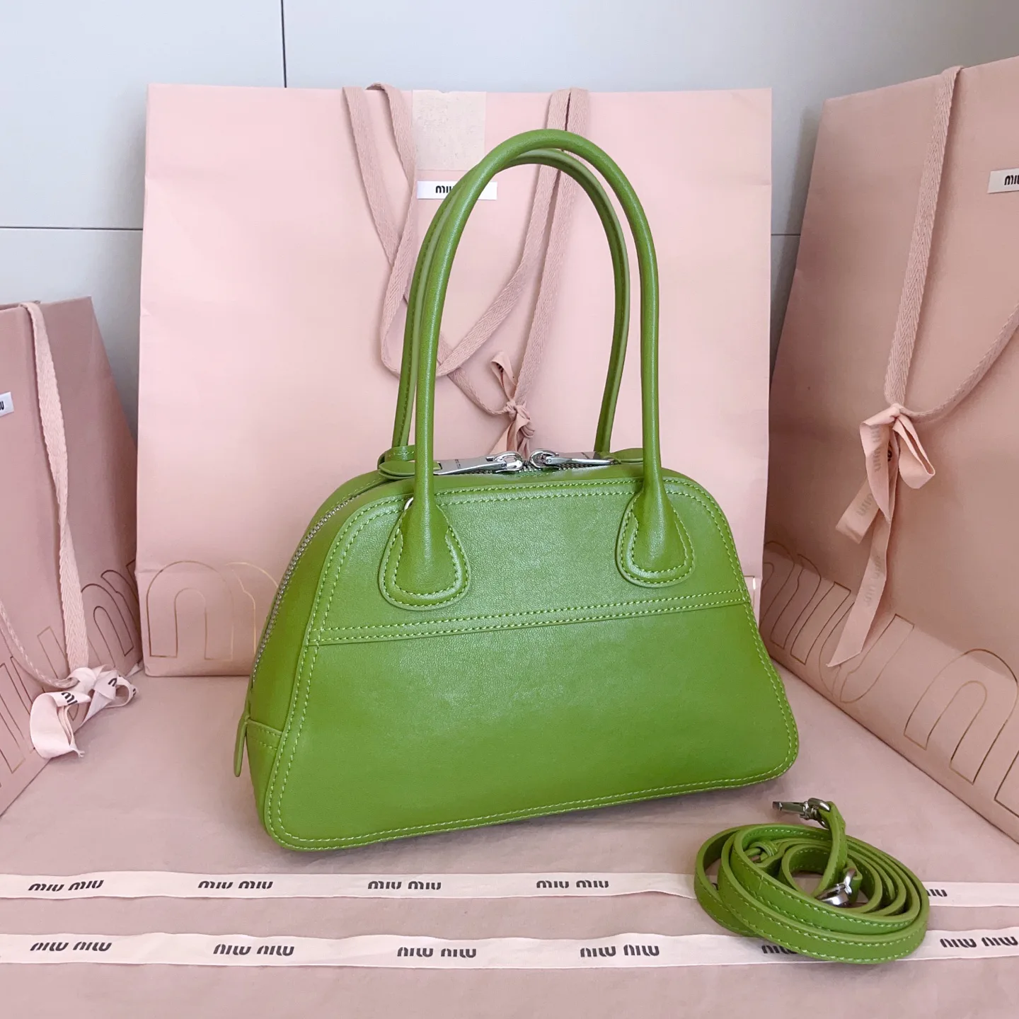 Классические Сумки Женские Miu Miu 18602453