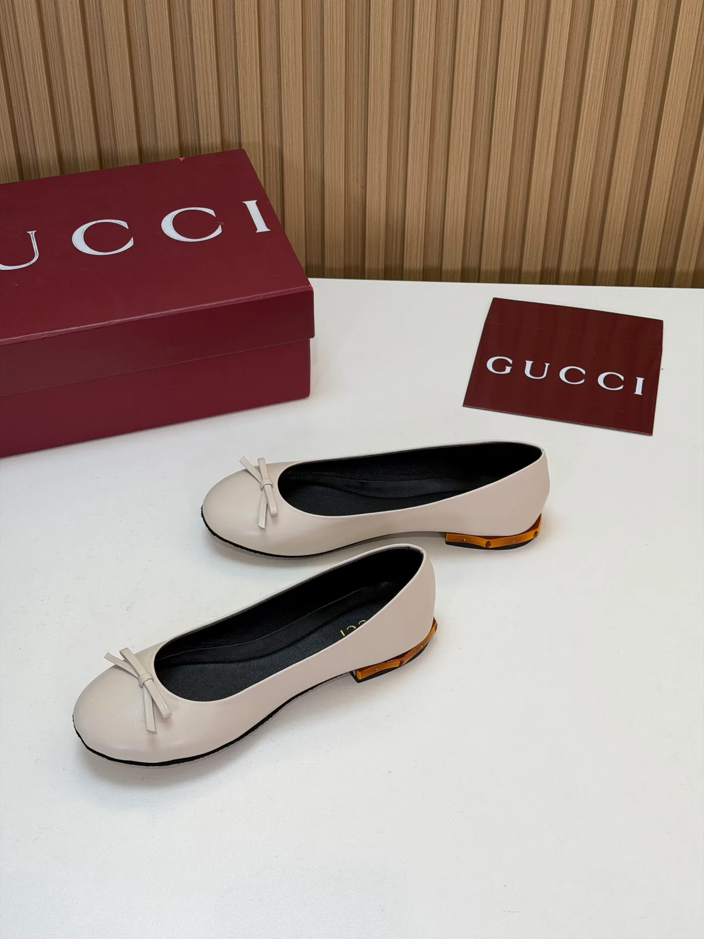 Women's Ballet Flats GUCCI 18083633
