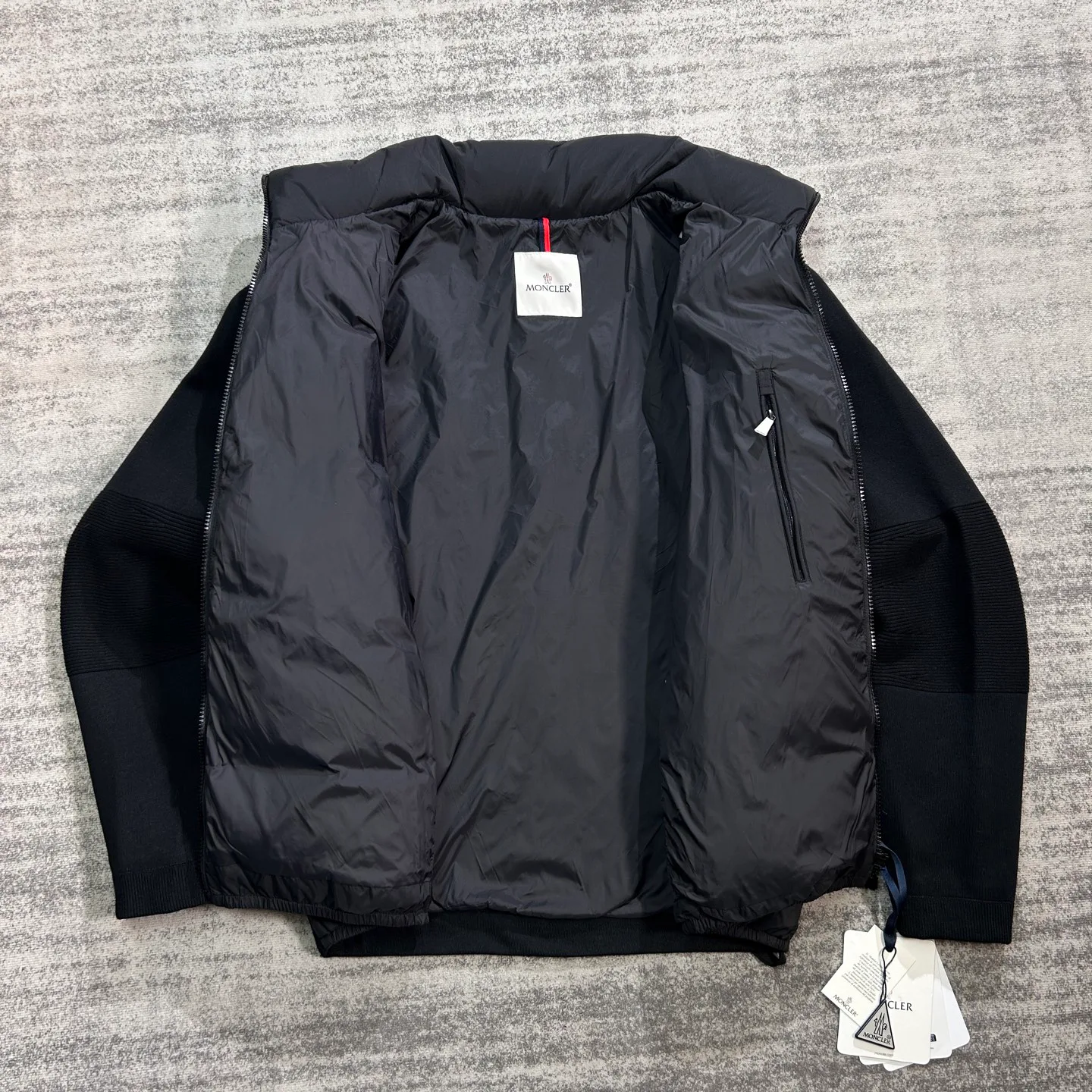 Women's Jackets And Down Jackets MONCLER 18134219