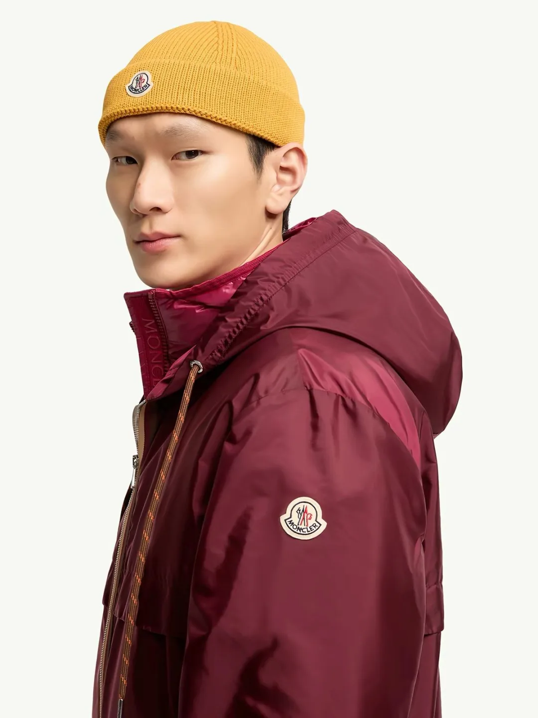 Women's Jackets And Down Jackets MONCLER 18002114
