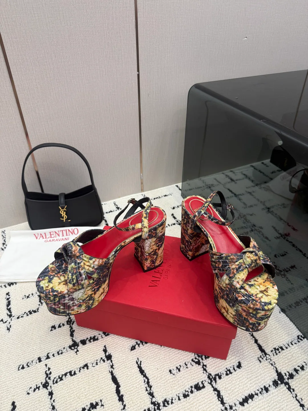 Women's Open-Toe Sandals VALENTINO 16863577