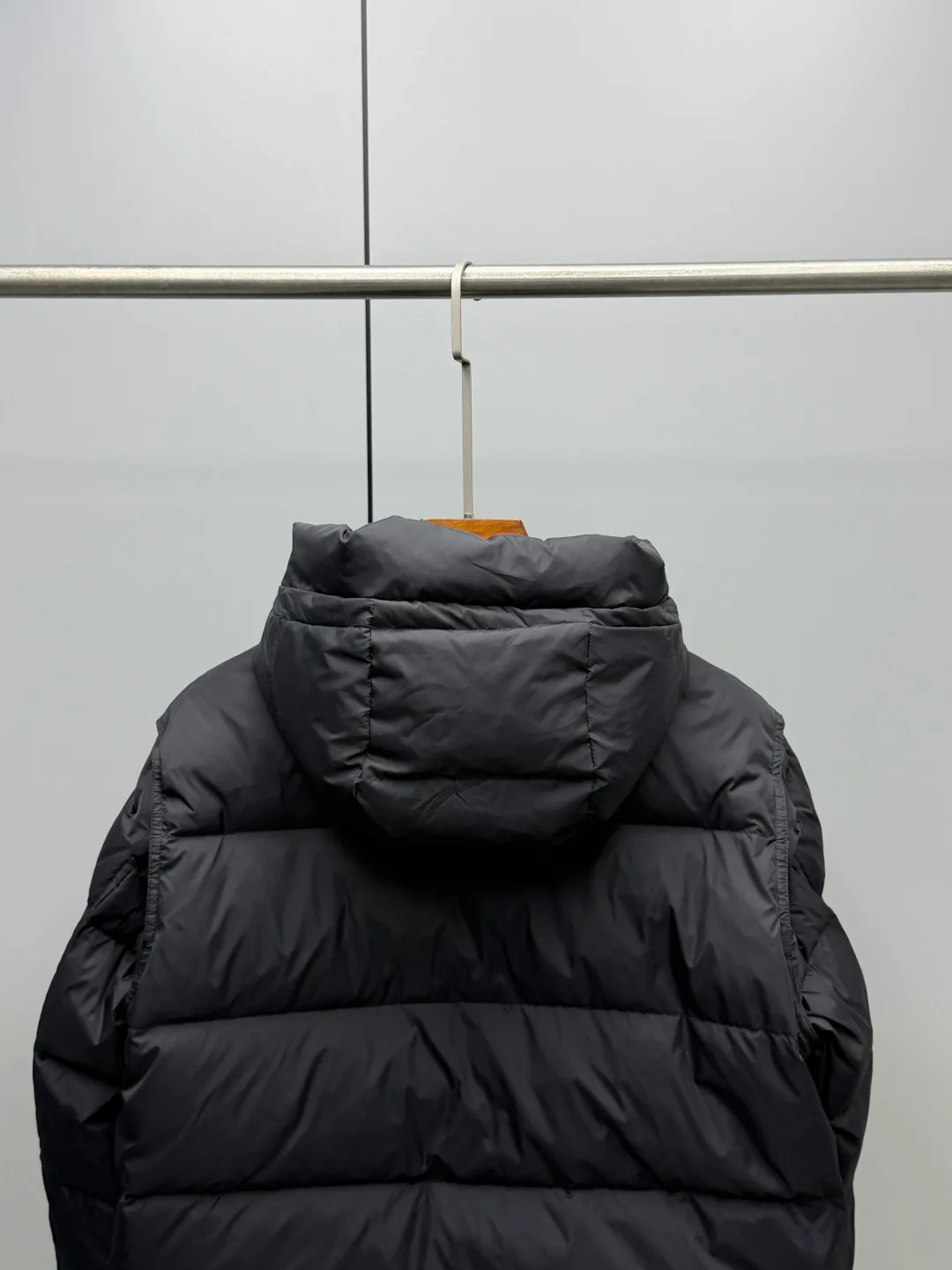 Men's Jackets And Down Jackets MONCLER 17901653