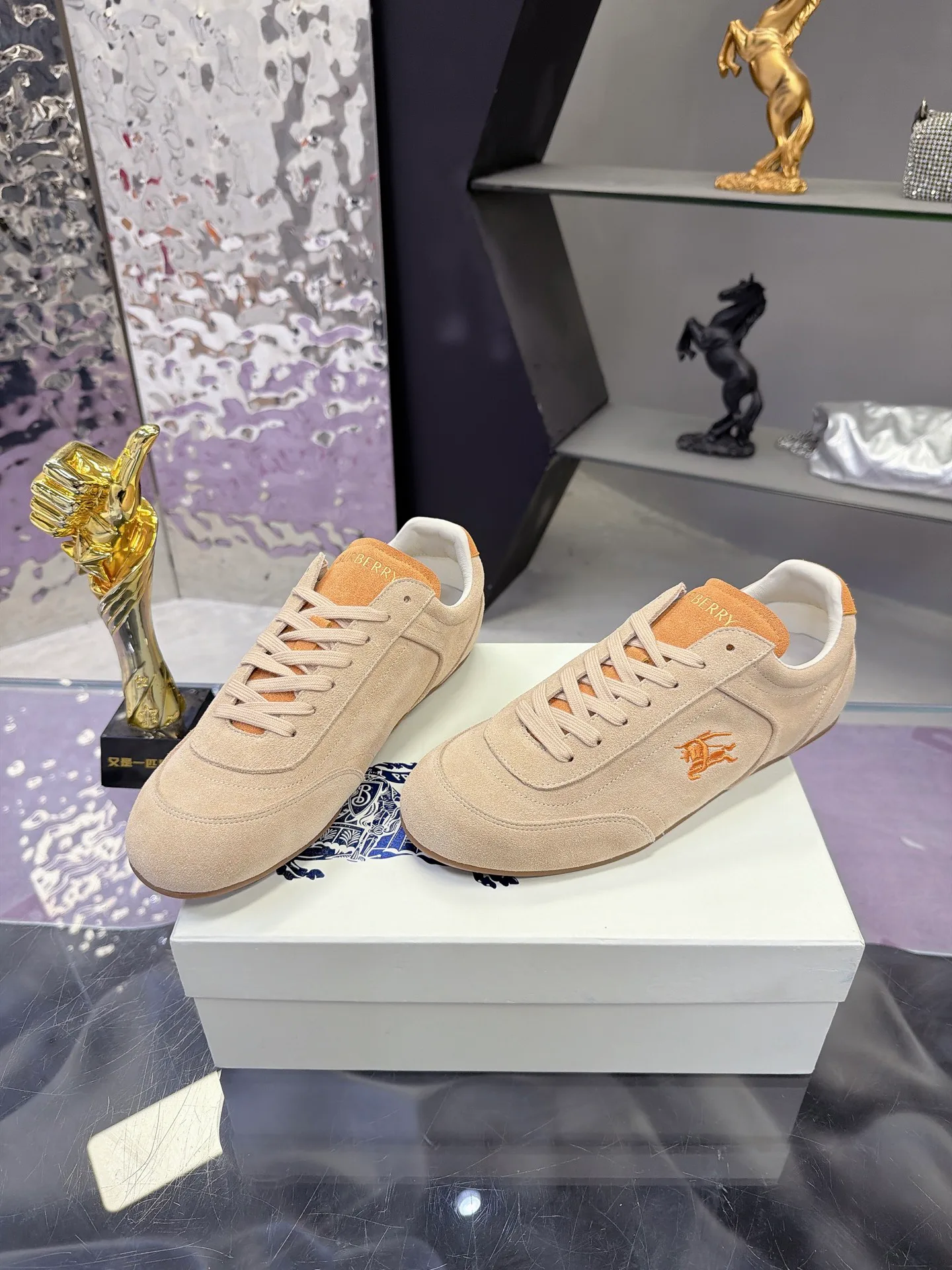 Women's Sneakers BURBERRY 18025573