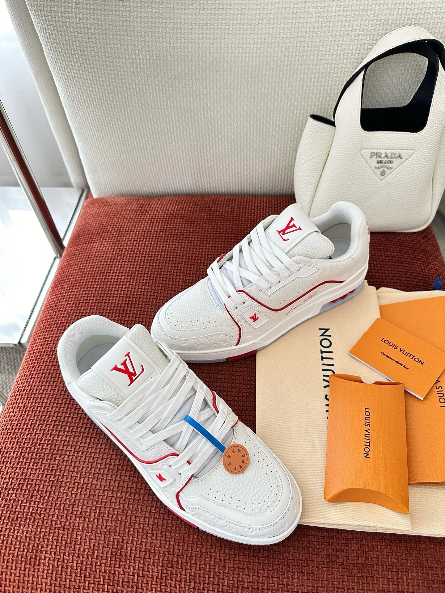 Women's Sneakers LOUIS VUITTON 17449366