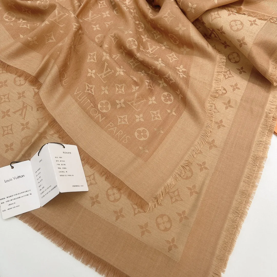 Scarves LOUIS VUITTON 18267591