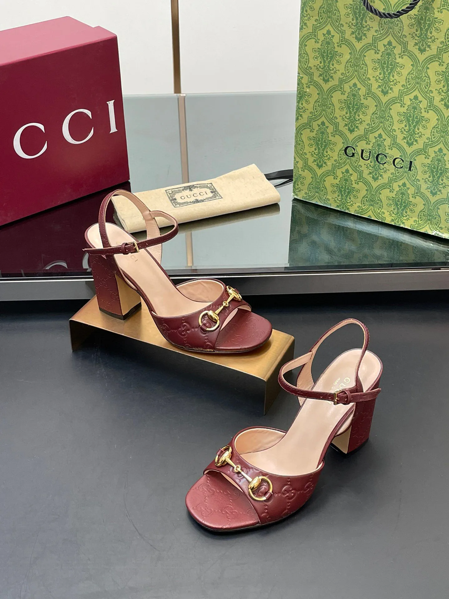 Women's Open-Toe Sandals GUCCI 17614707