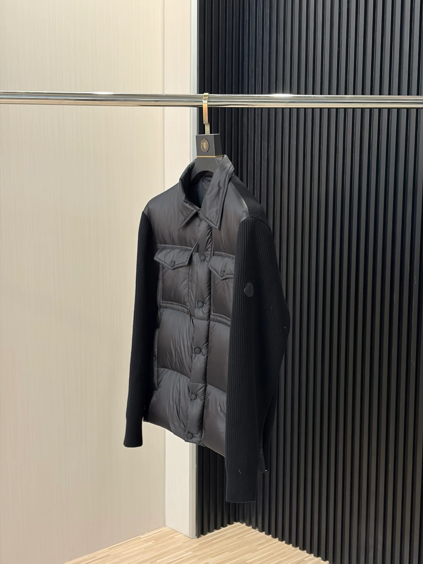 Women's Jackets And Down Jackets MONCLER 18391735
