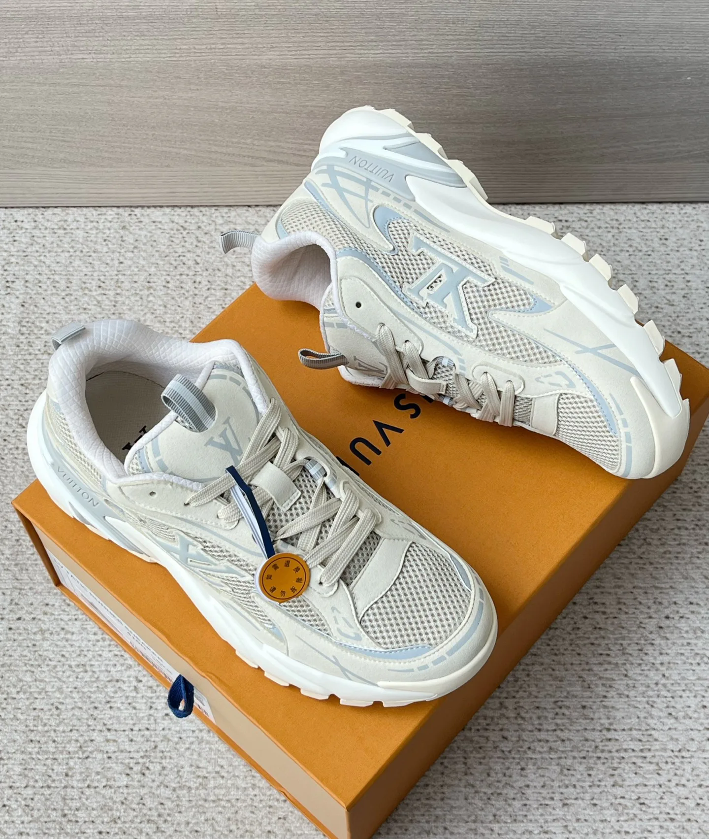 Men's Sneakers LOUIS VUITTON 17972102