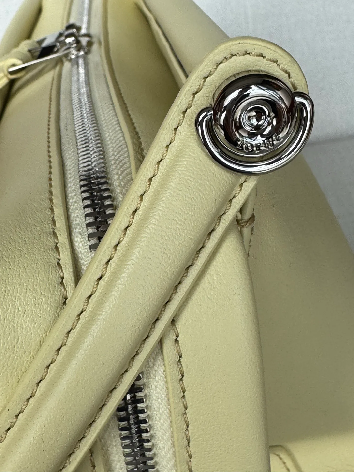 Классические Сумки Женские Loewe 18684087