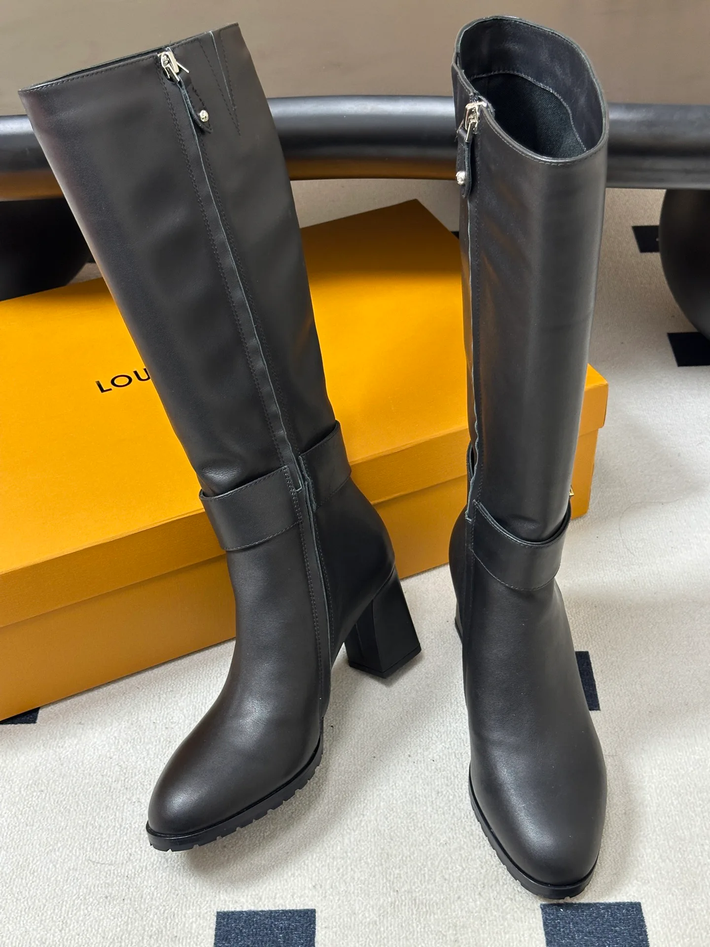 Women's Boots LOUIS VUITTON 18388111