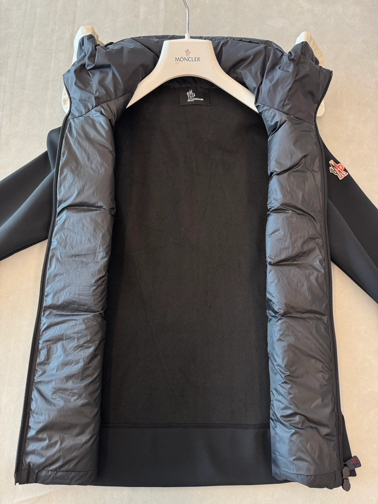 Women's Jackets And Down Jackets MONCLER 18491939
