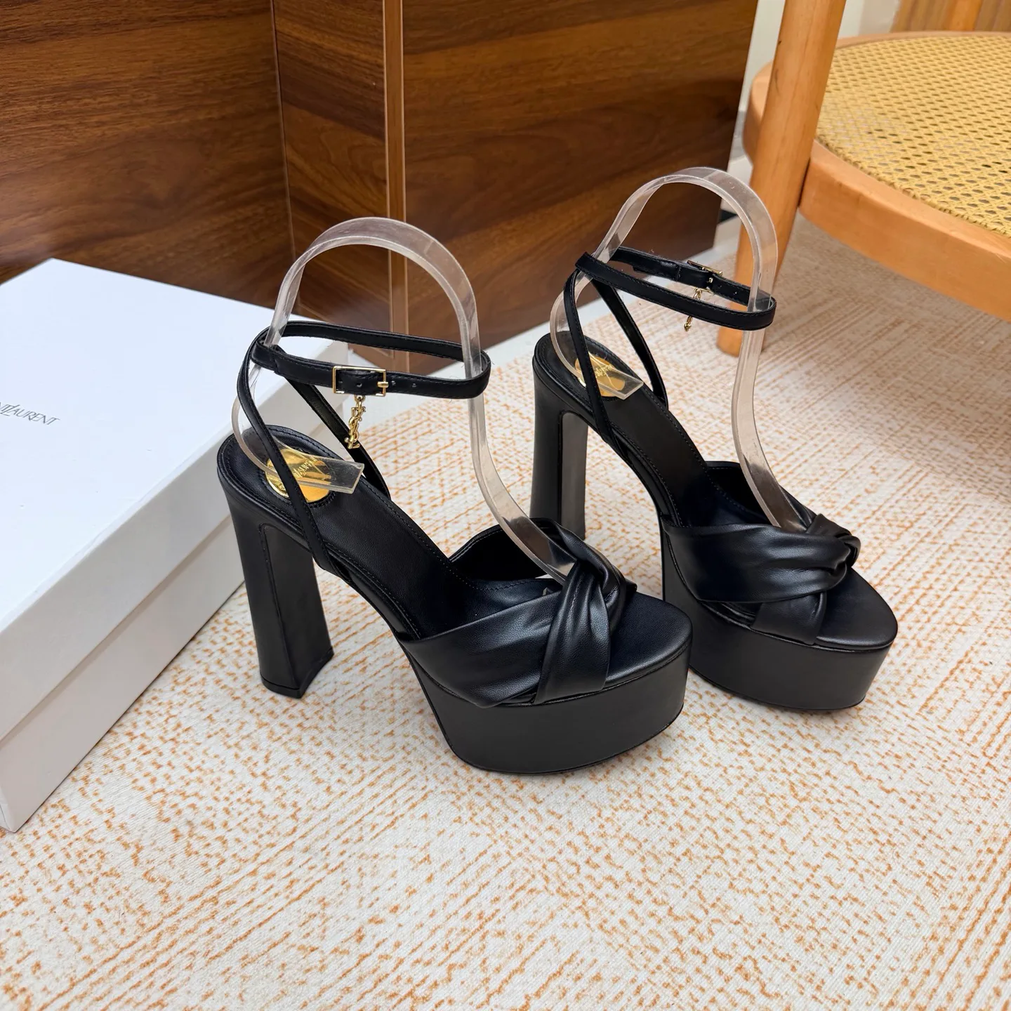 Women's Open-Toe Sandals SAINT LAURENT 18104666