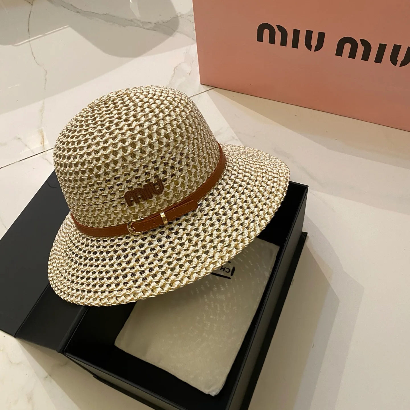 Hats MIU MIU 17498289
