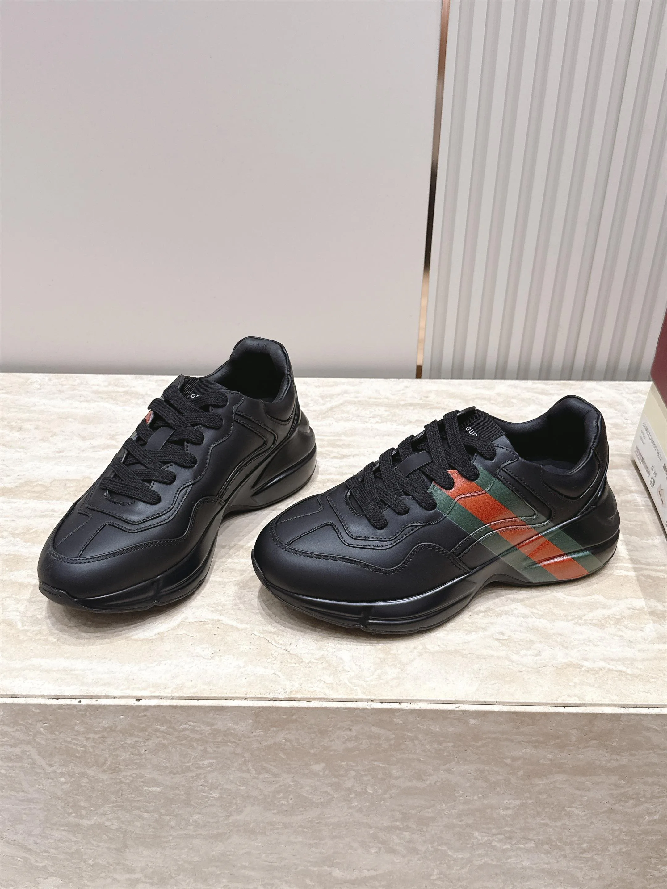 Women's Sneakers GUCCI 18025256