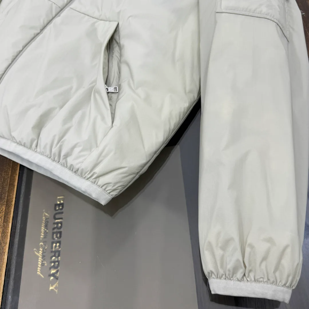 Women's Jackets And Down Jackets MONCLER 18001961