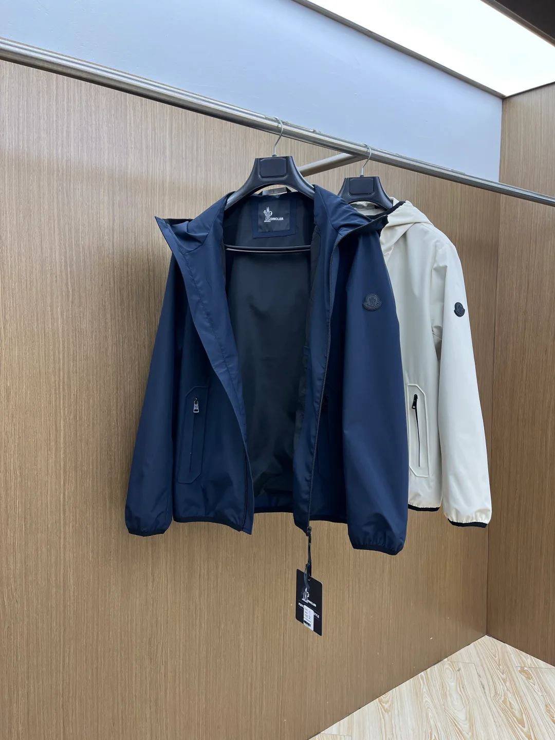 Men's Jackets And Down Jackets MONCLER 18244038