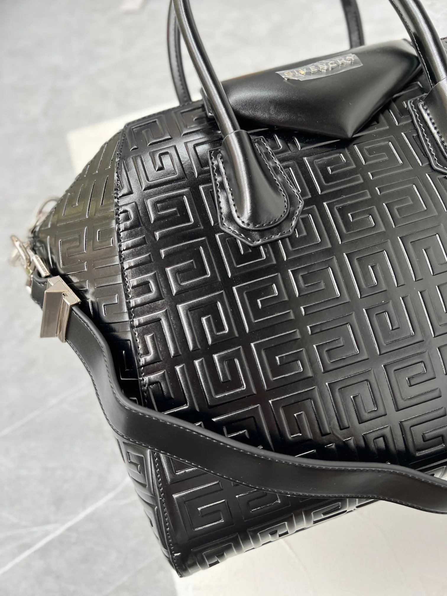 Women's Classic Handbags GIVENCHY 18452639