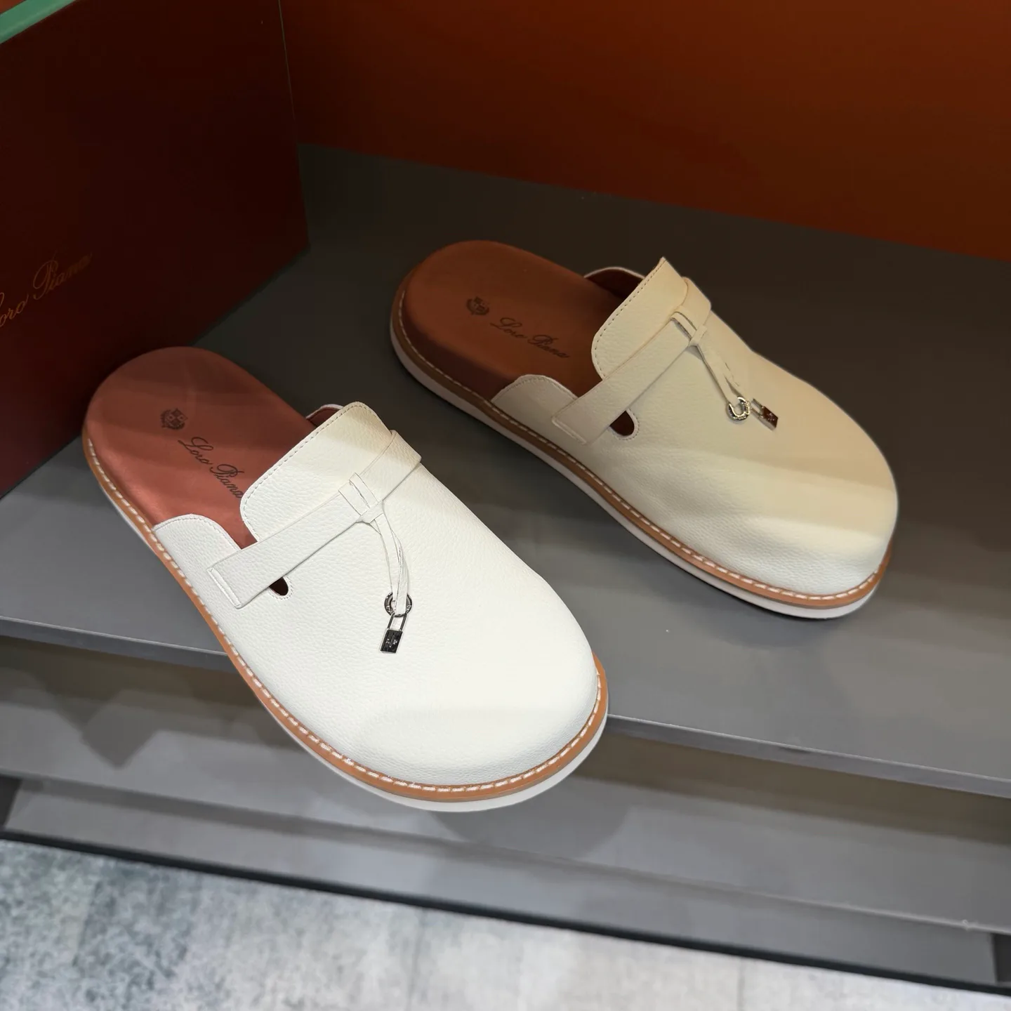 Women's Mules And Clogs LORO PIANA 18400775