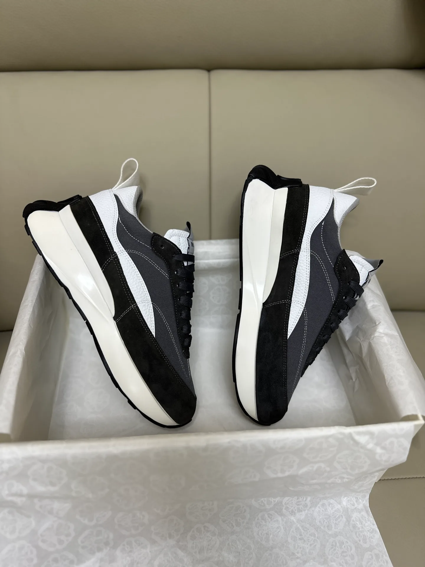 Кроссовки Женские Alexander Mcqueen 18616745