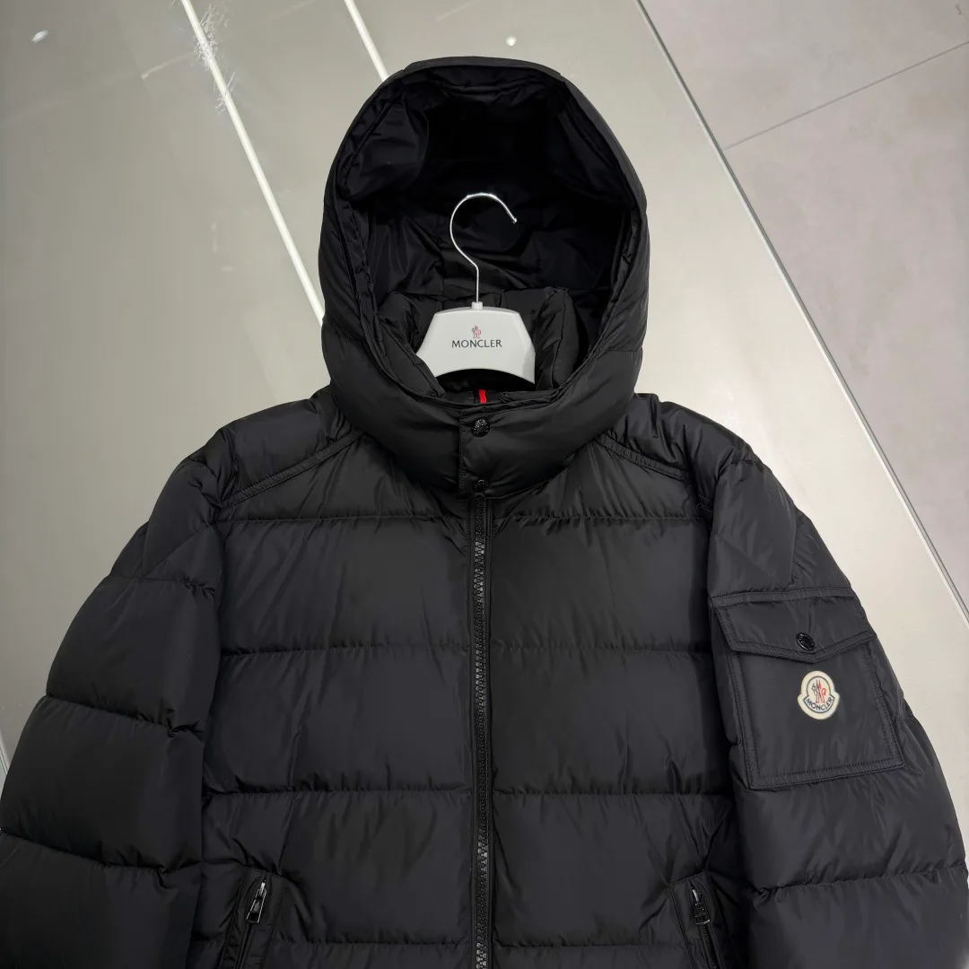 Men's Jackets And Down Jackets MONCLER 17897544