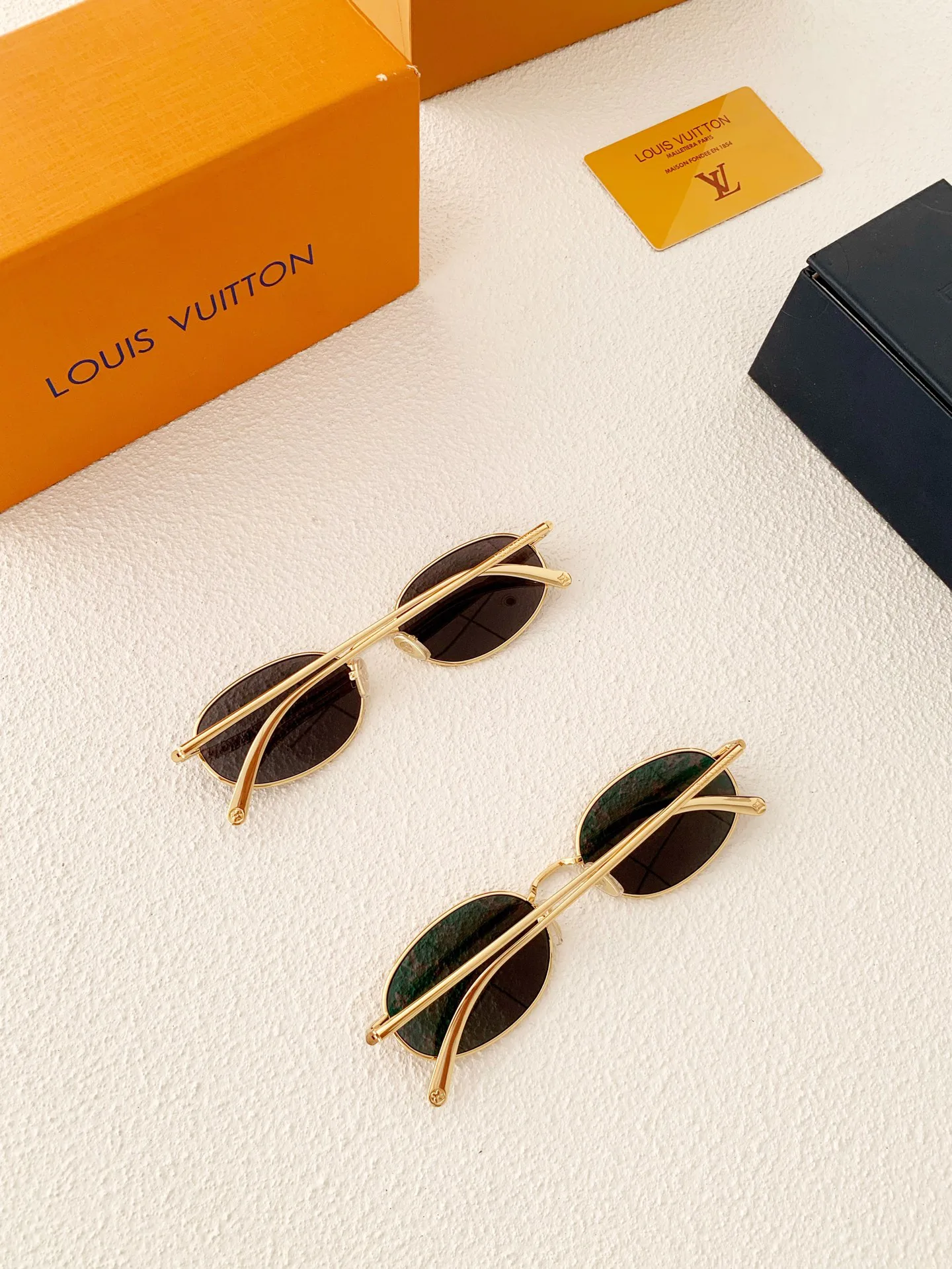 Glasses LOUIS VUITTON 18052506