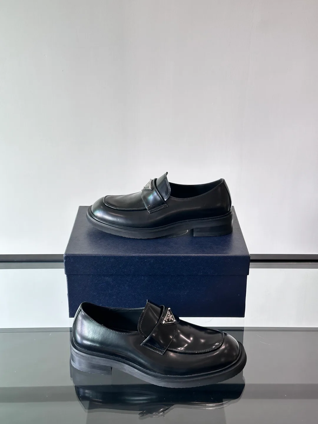 Men's Loafers And Dress Shoes PRADA 17715978