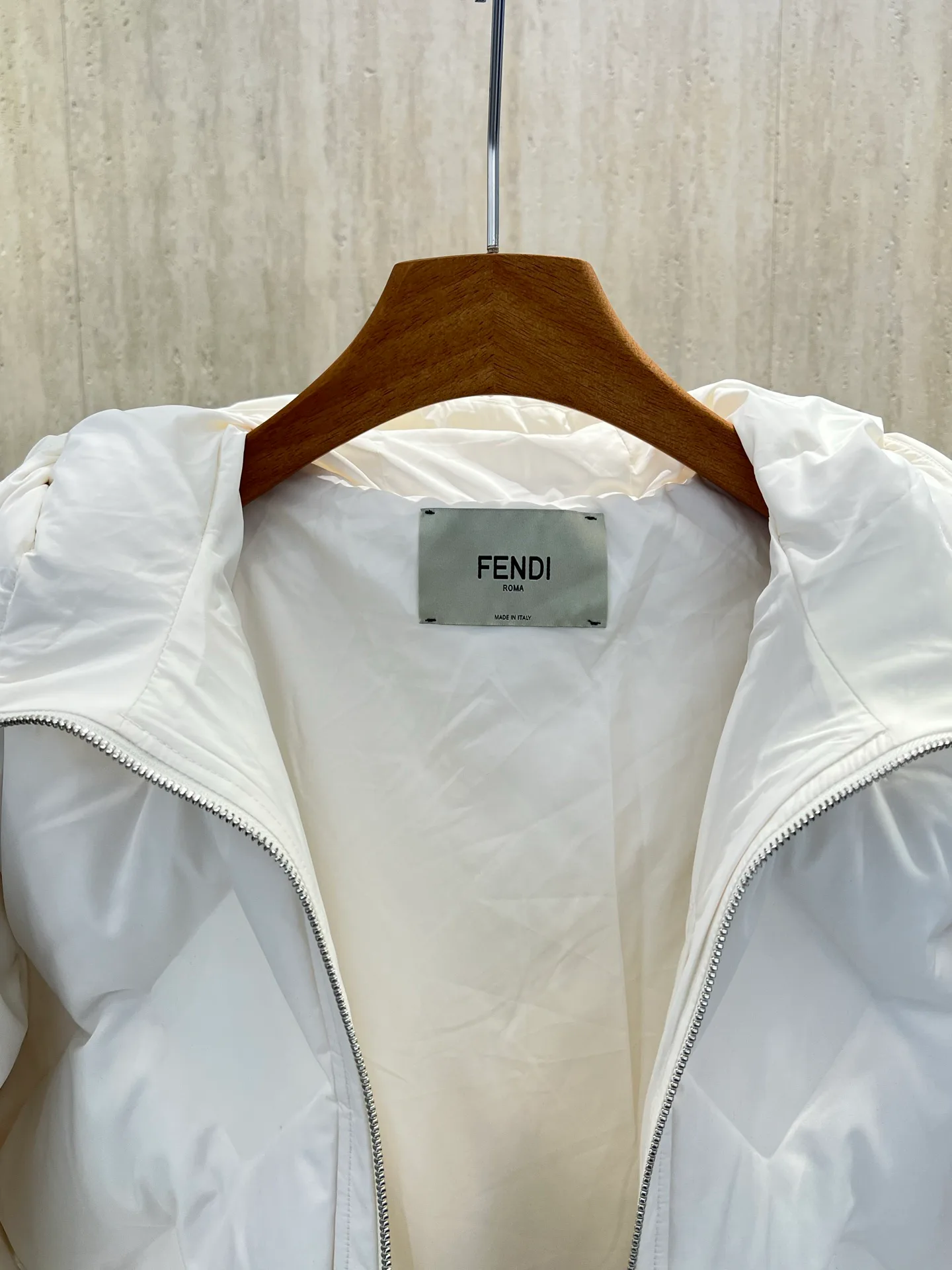 Куртки И Пуховики Мужские Fendi 18634370
