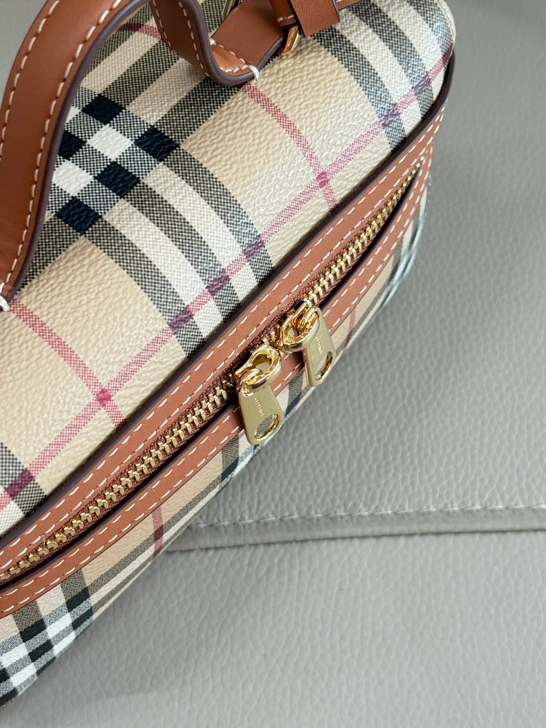 Women's Classic Handbags BURBERRY 18362275