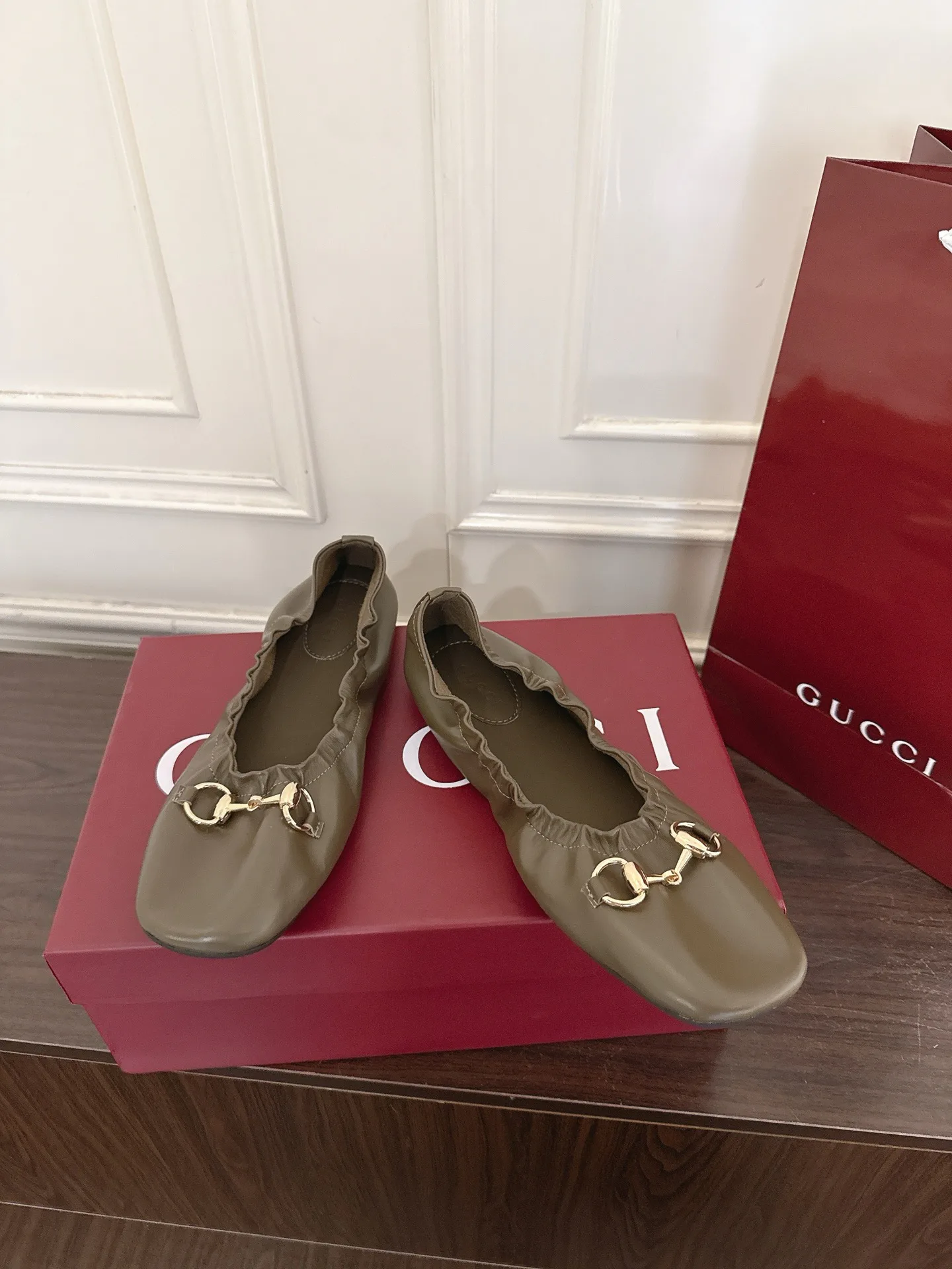 Women's Ballet Flats GUCCI 18135539