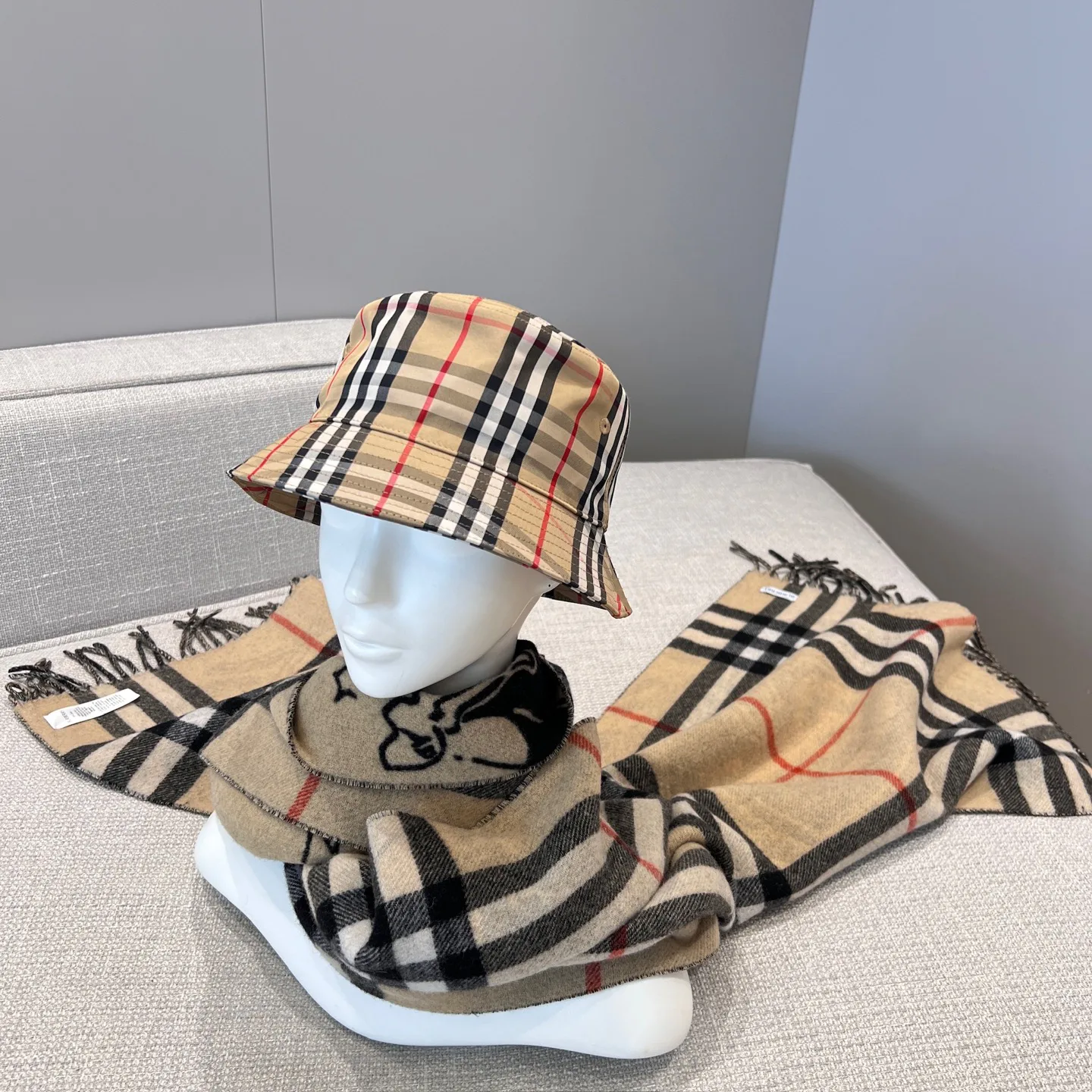 Scarves BURBERRY 17945487