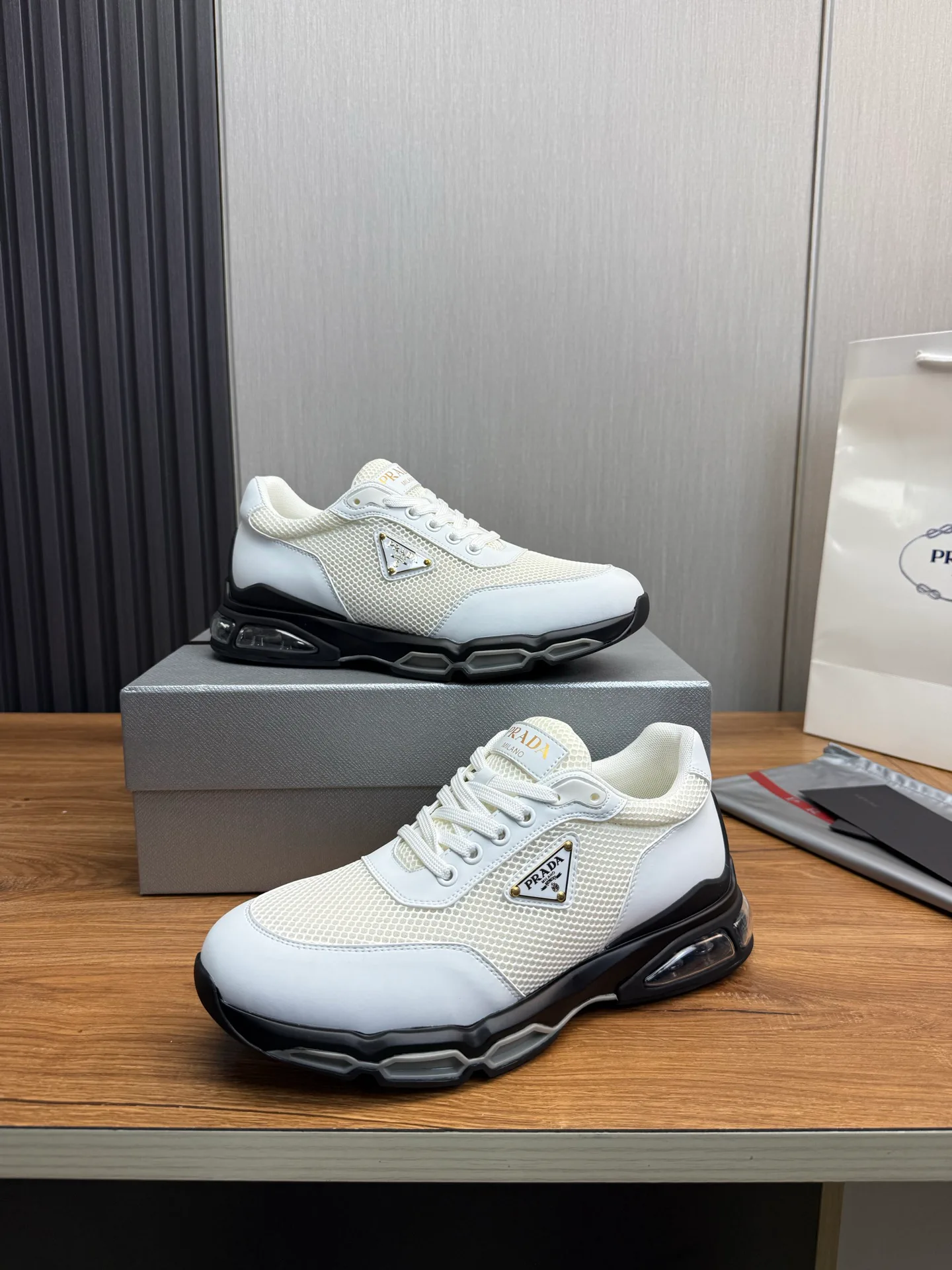 Кроссовки Мужские Prada 18564272