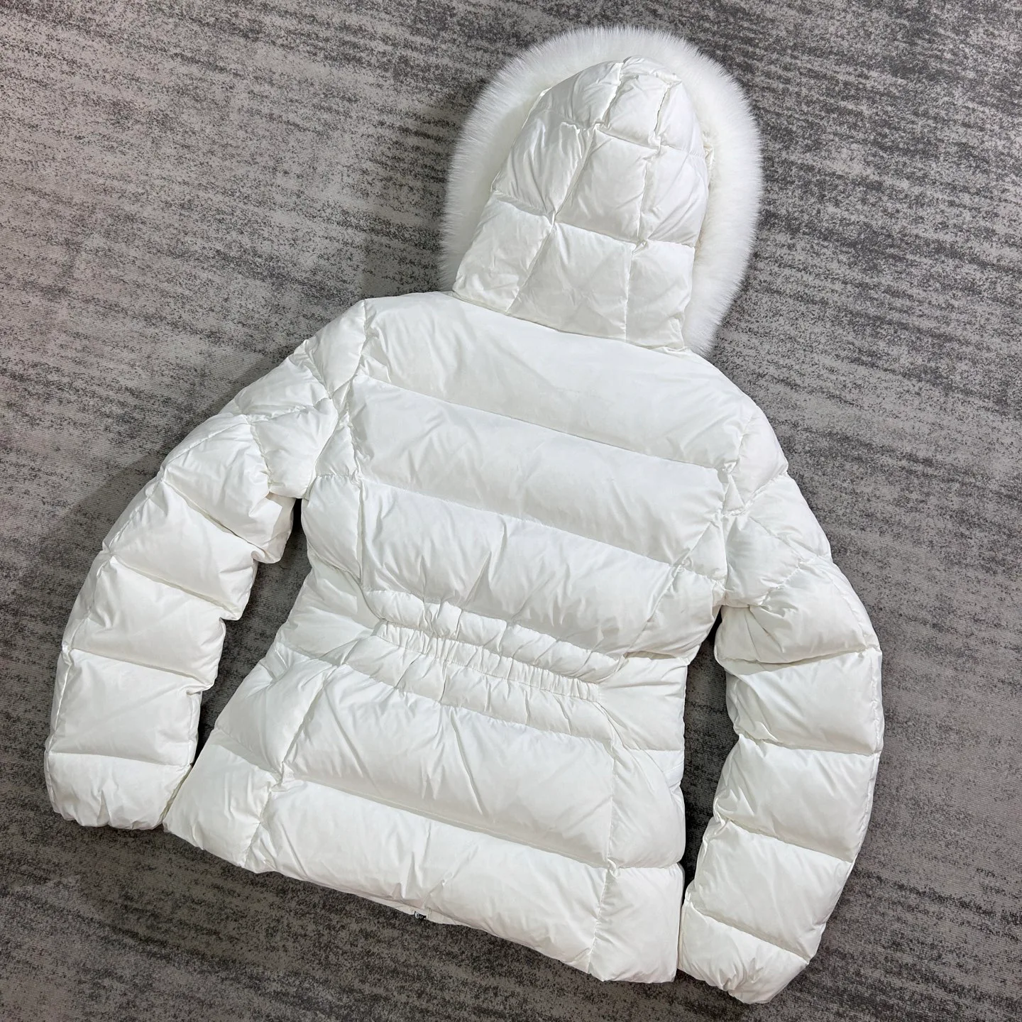Women's Jackets And Down Jackets MONCLER 17892127